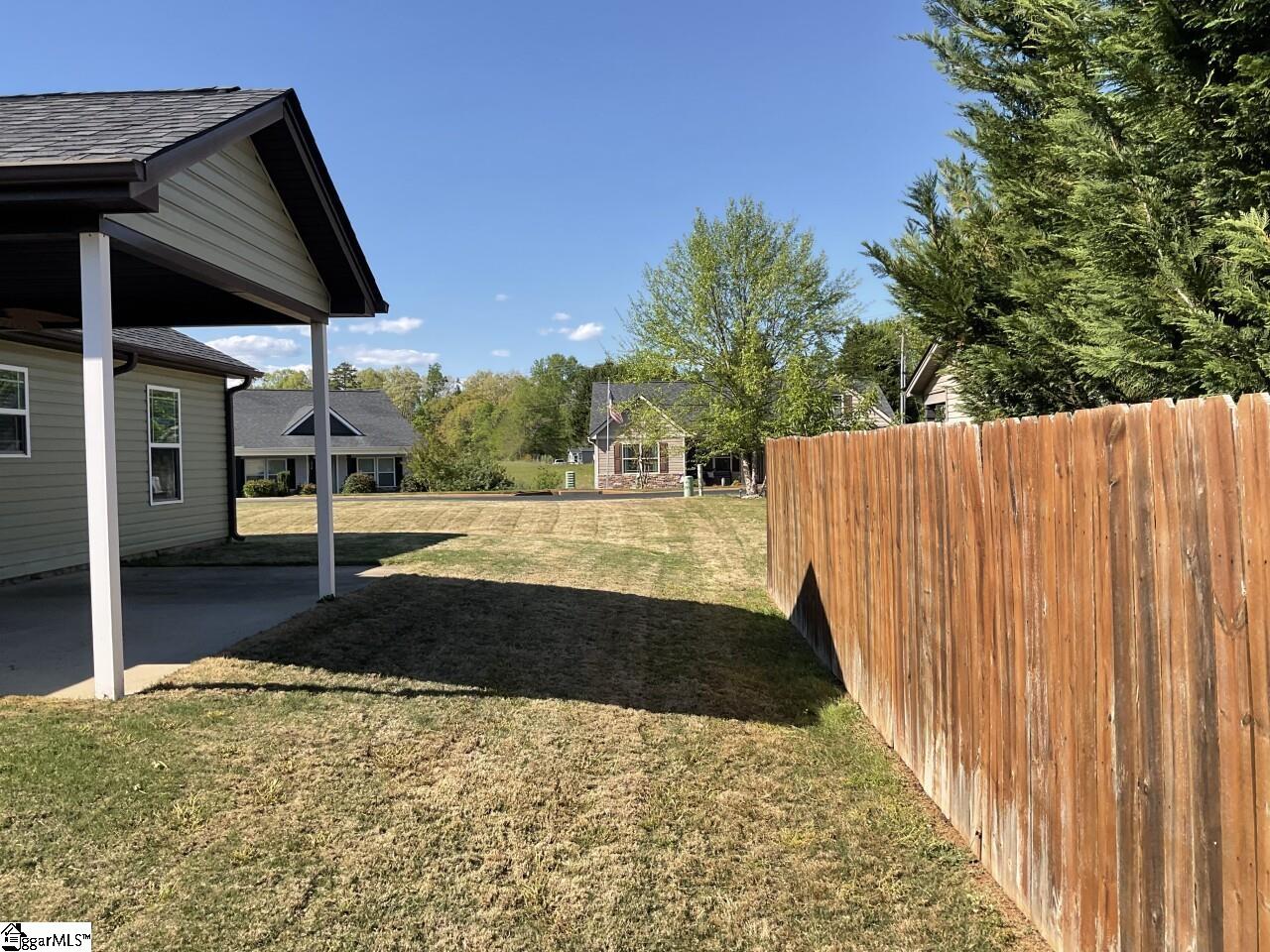 313 Gleaner Drive Property Photo 2
