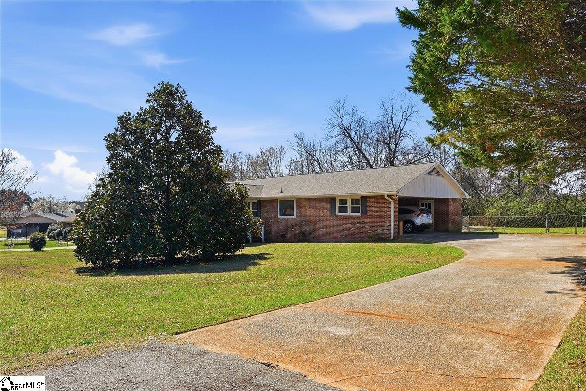 102 Pine Needle Trail Property Photo 5