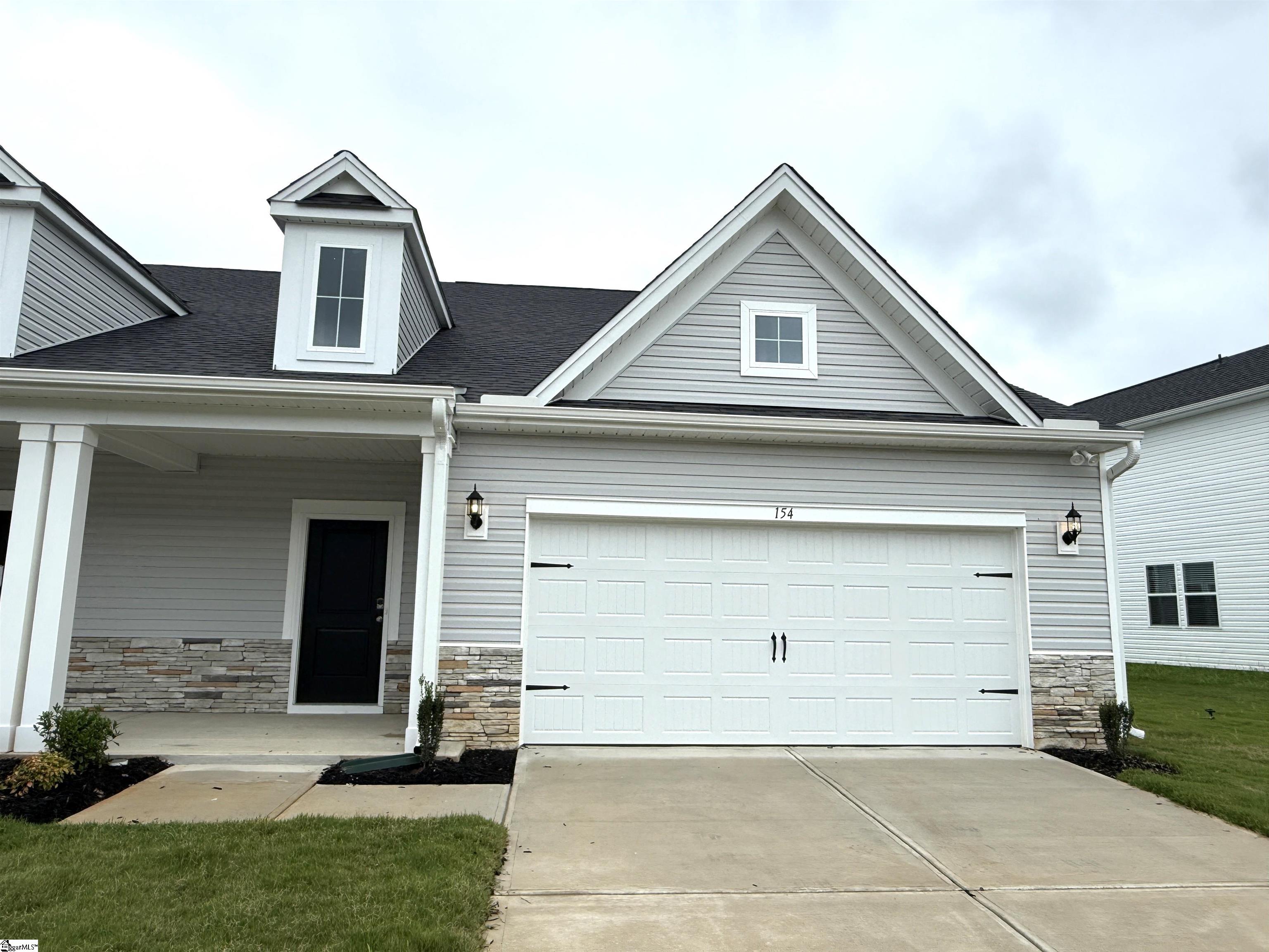 154 Herrick Place Property Photo 2