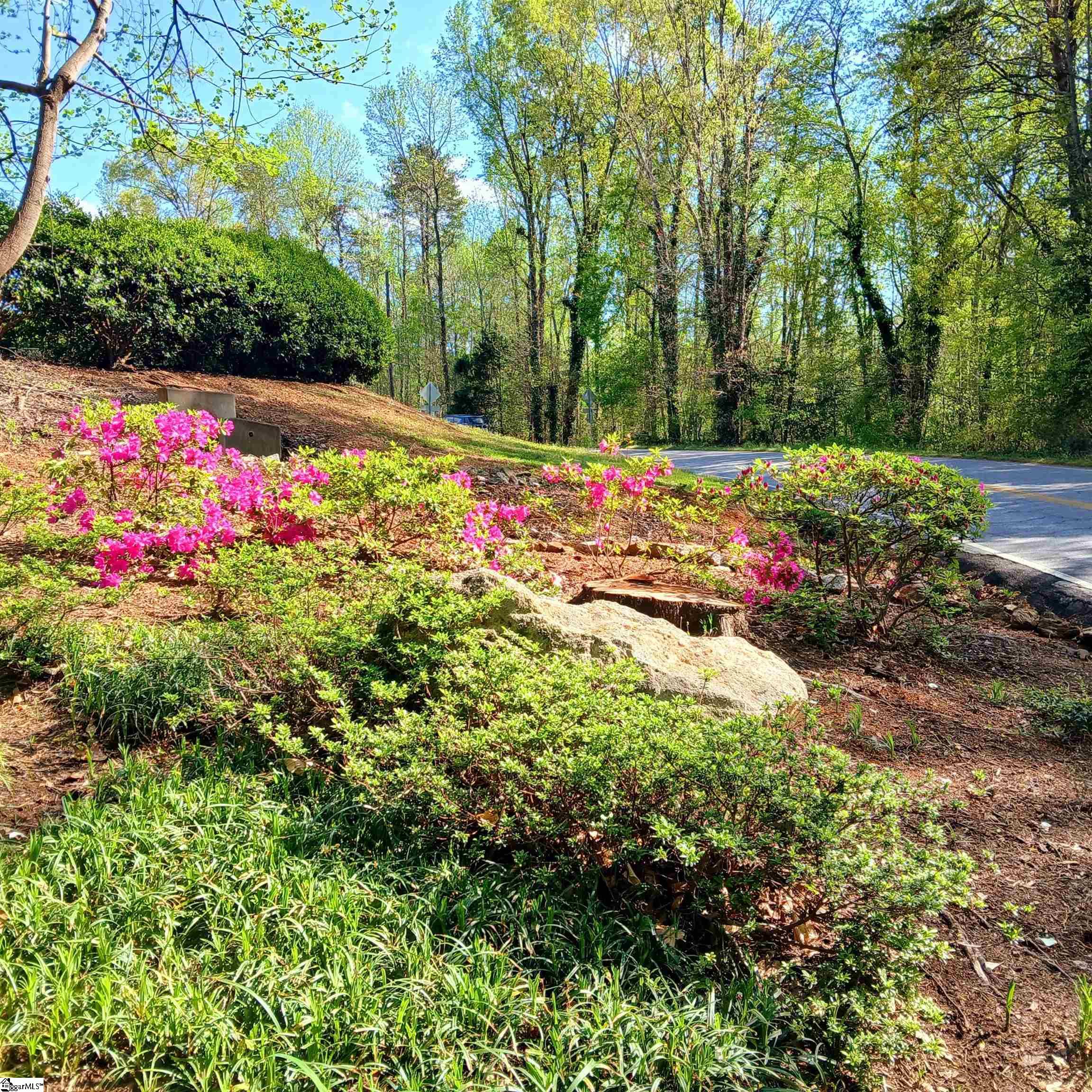 4 Creekside Way Property Photo 3