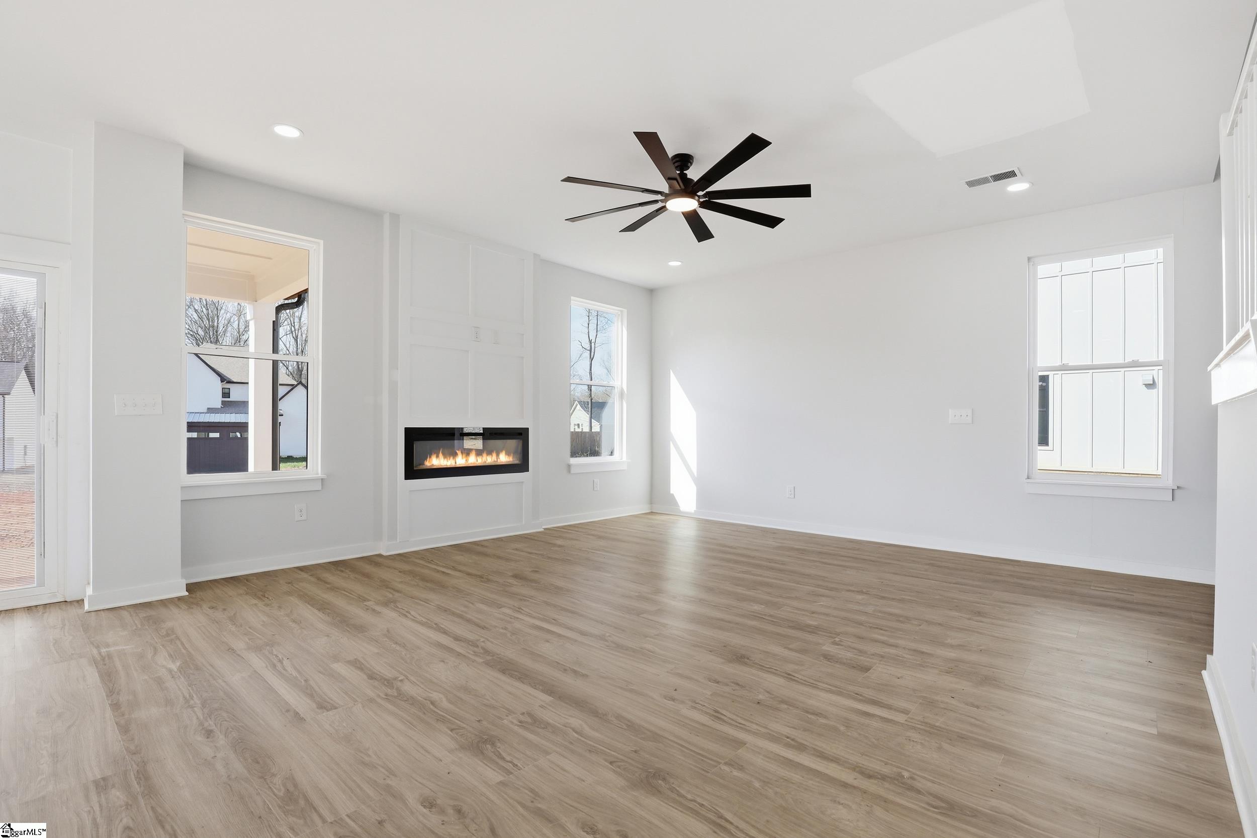 170 Buncombe Street Property Photo 4