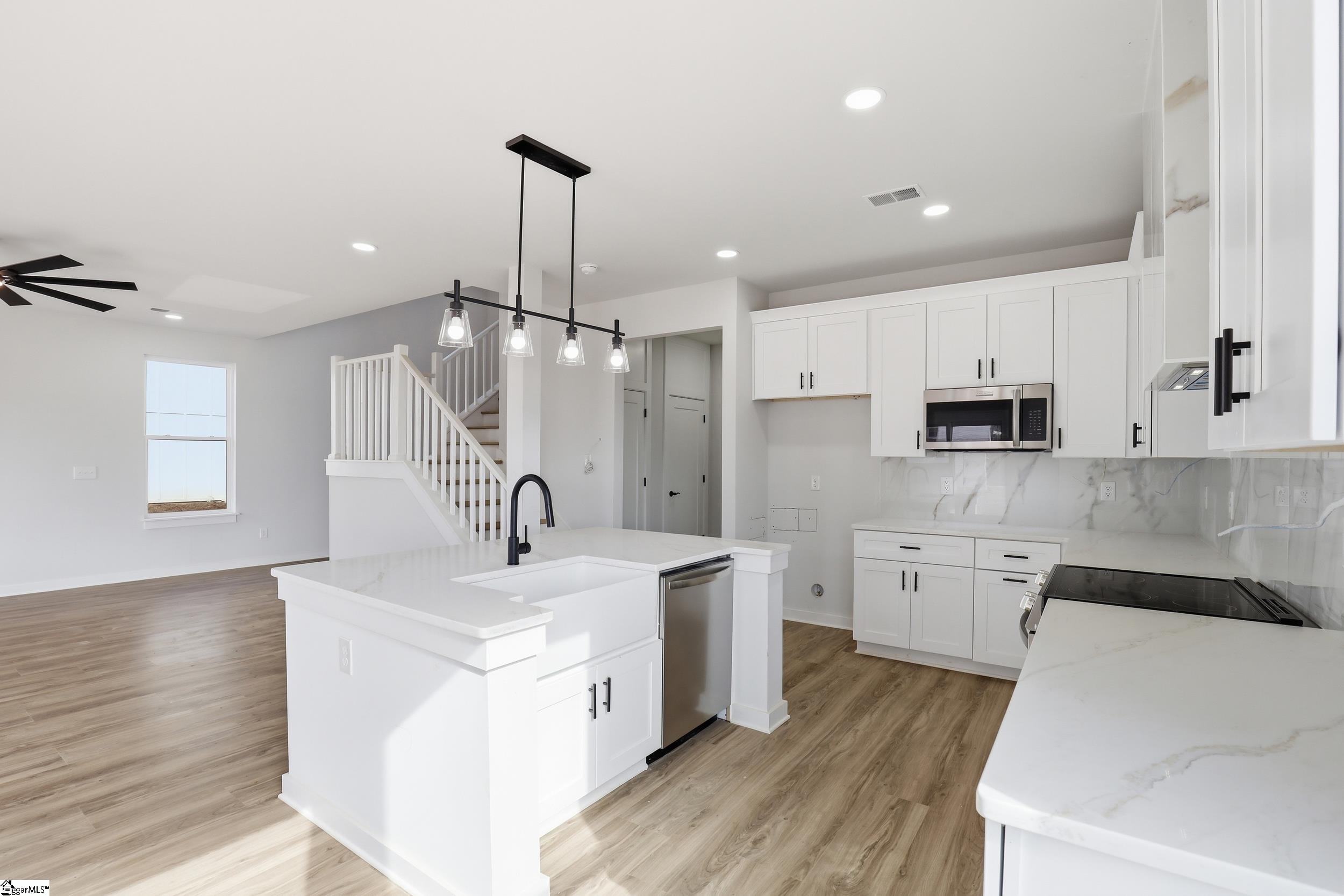 170 Buncombe Street Property Photo 10