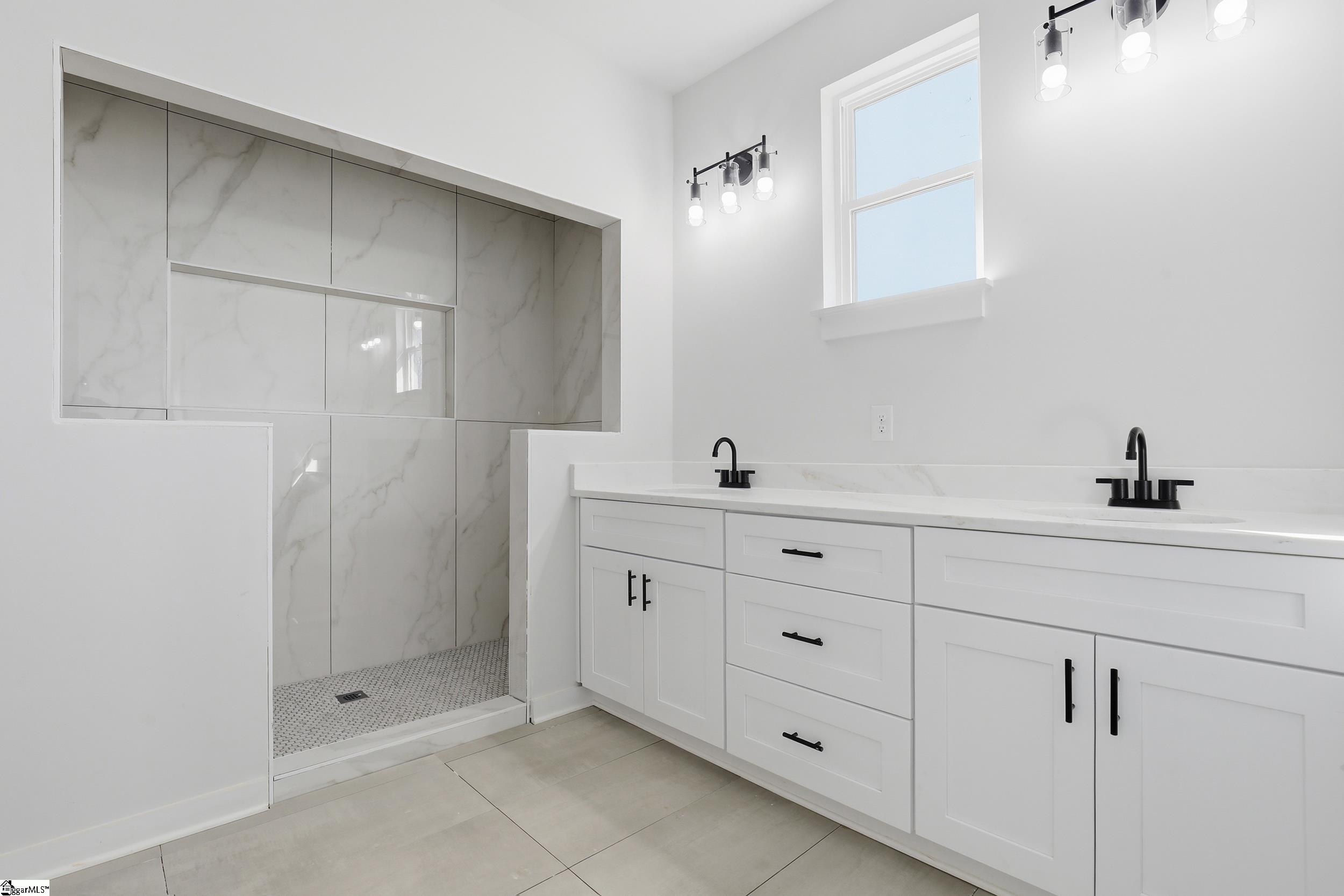 170 Buncombe Street Property Photo 15