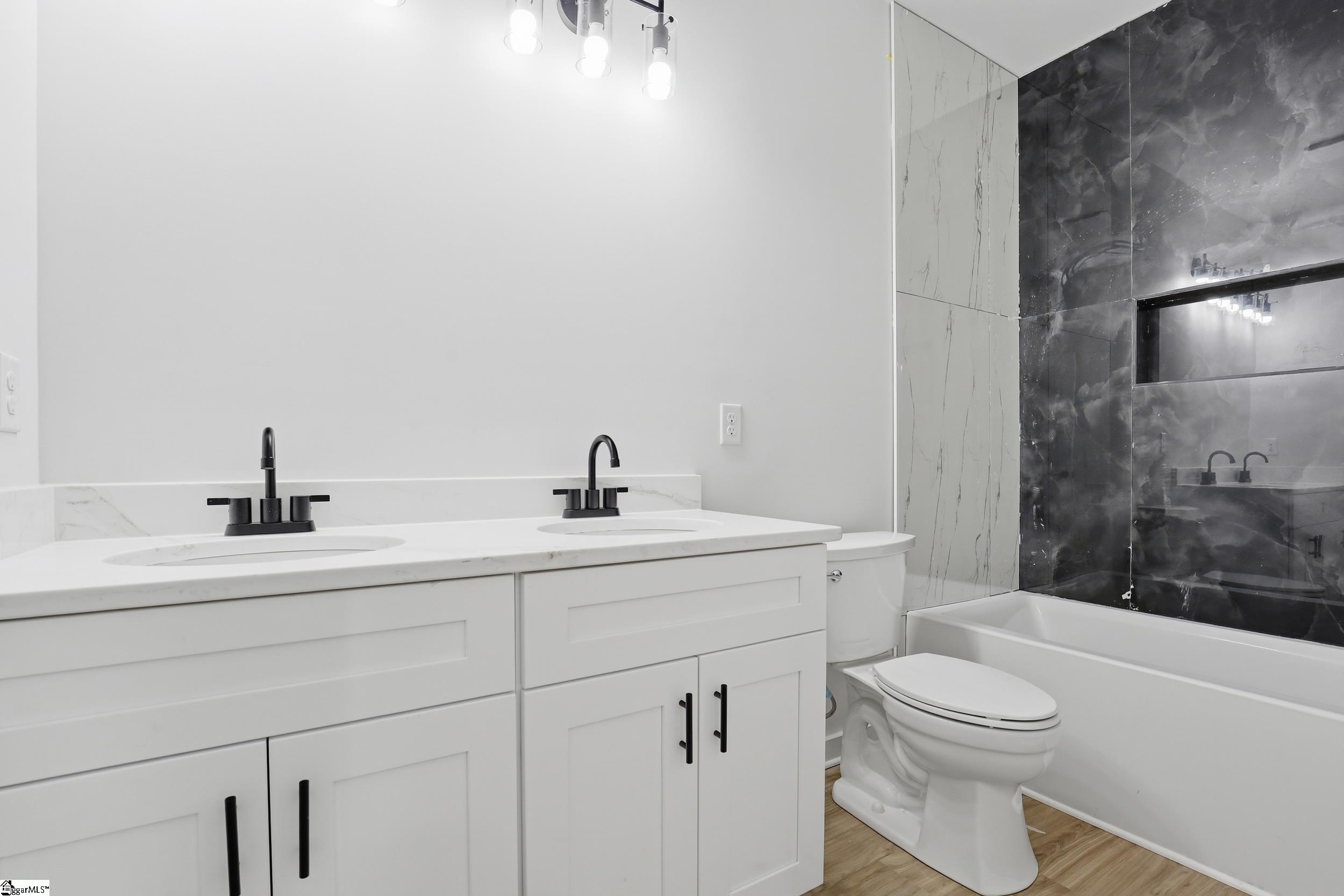 170 Buncombe Street Property Photo 19