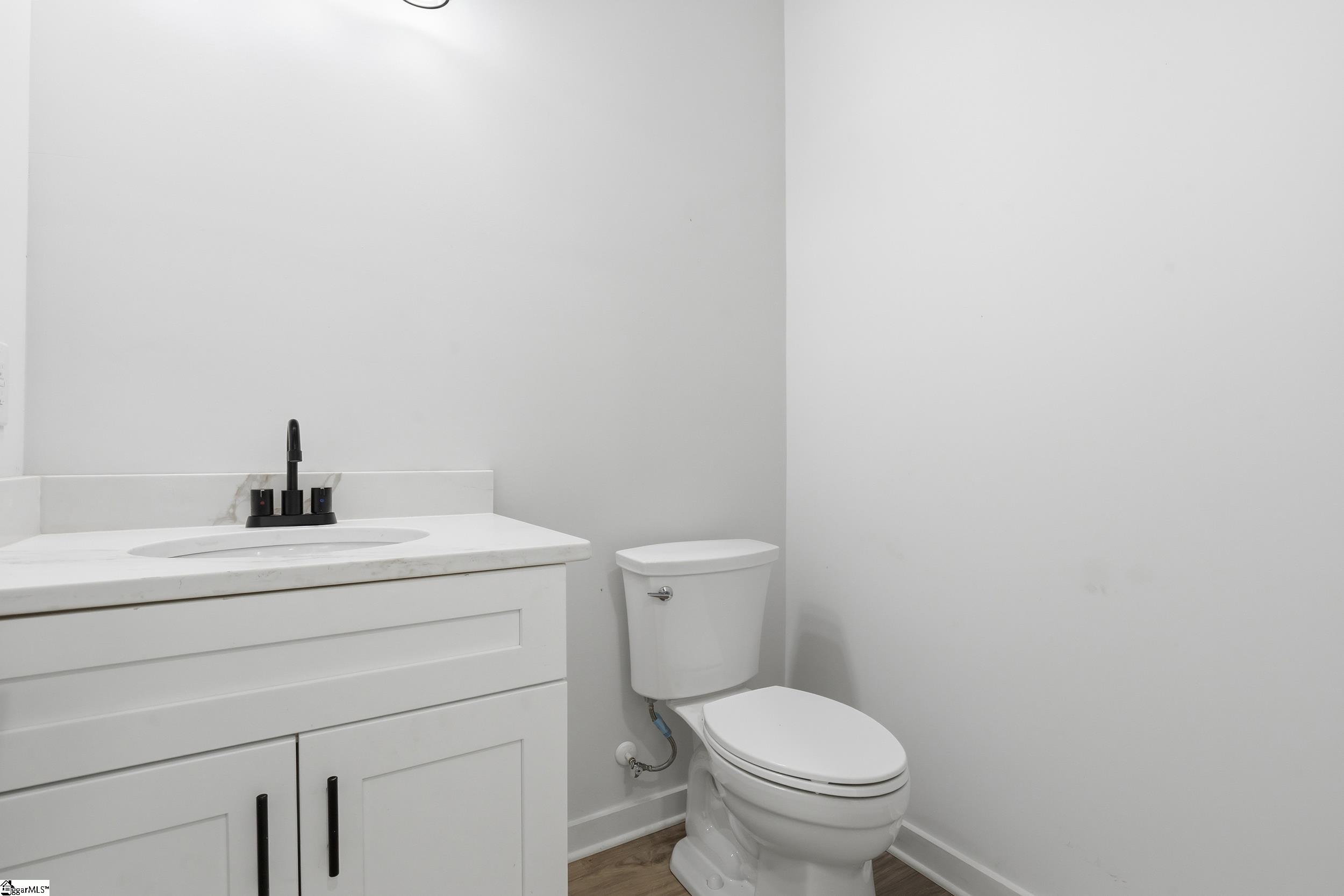170 Buncombe Street Property Photo 23