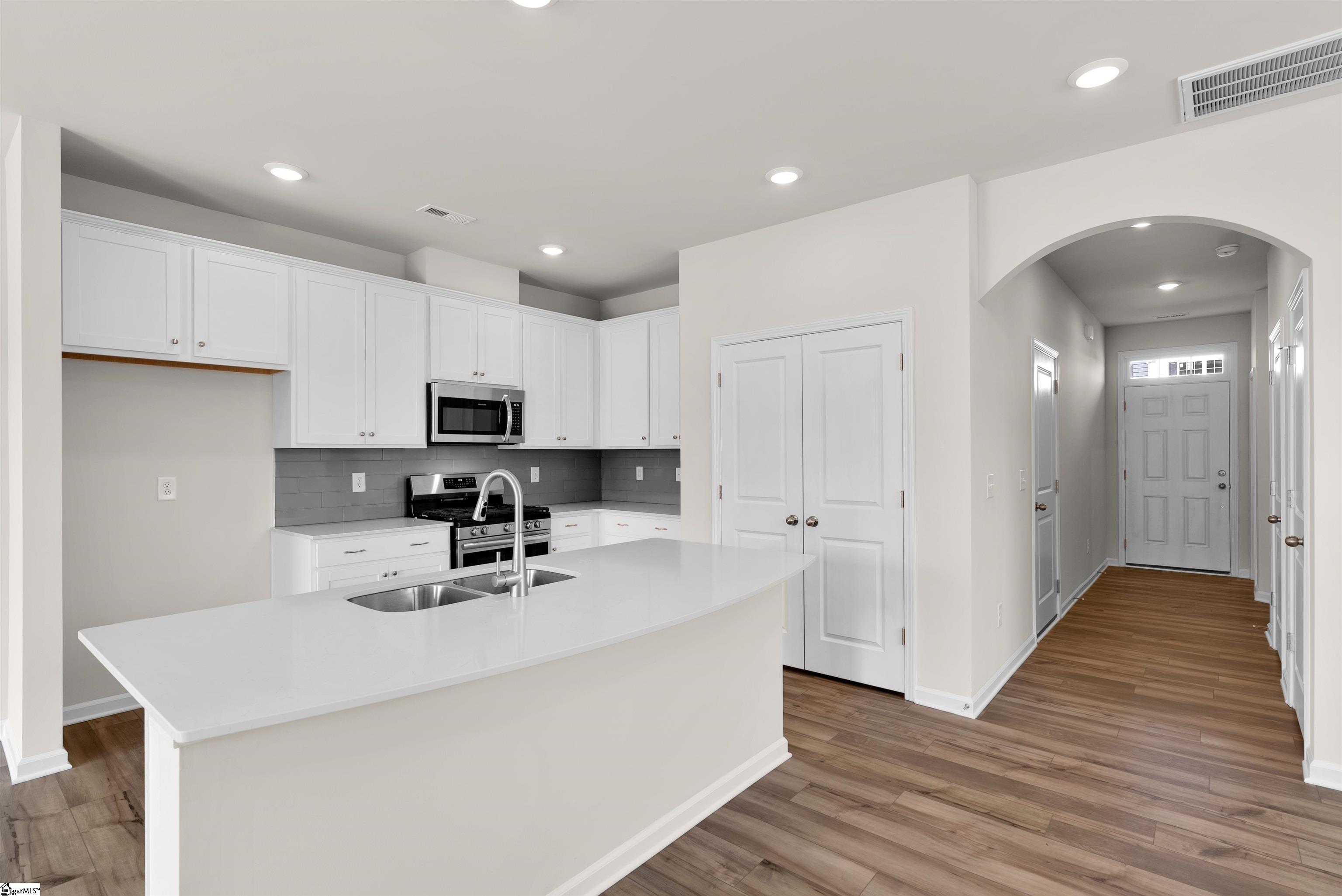 1748 Hidalgo Drive Property Photo 10