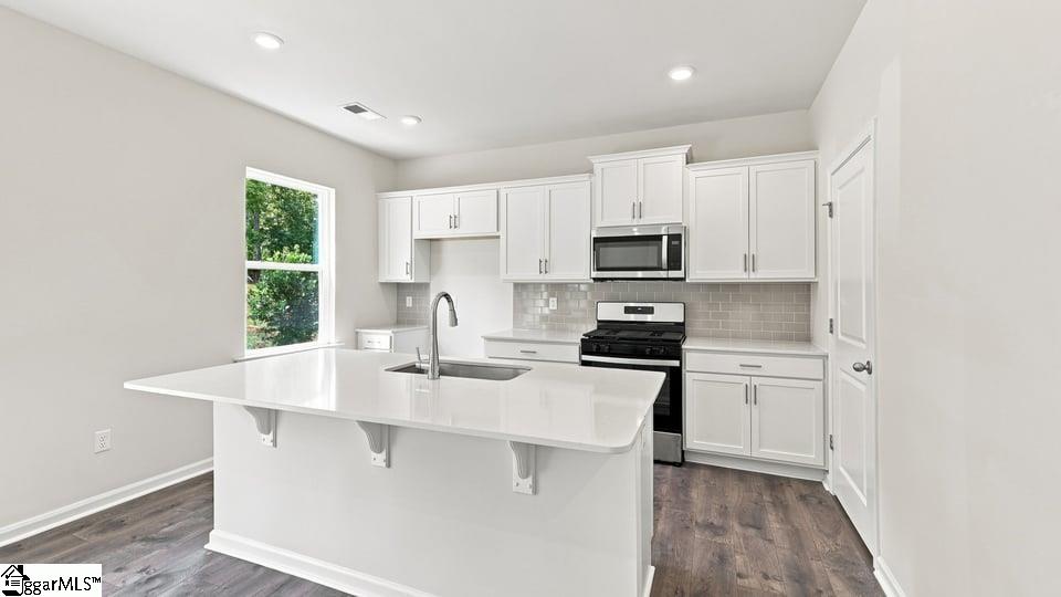 109 Estateside Drive Property Photo 16