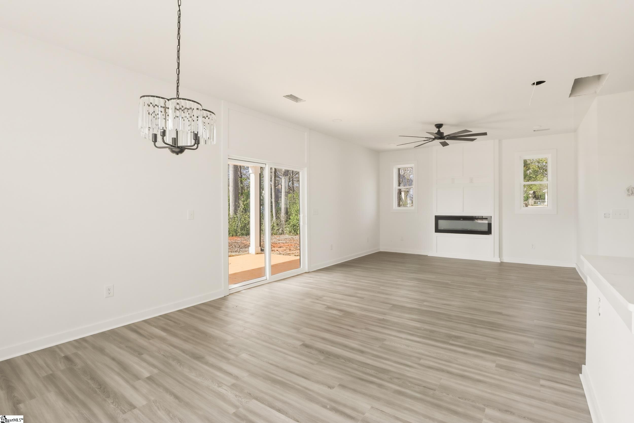 182 Buncombe Street Property Photo 5
