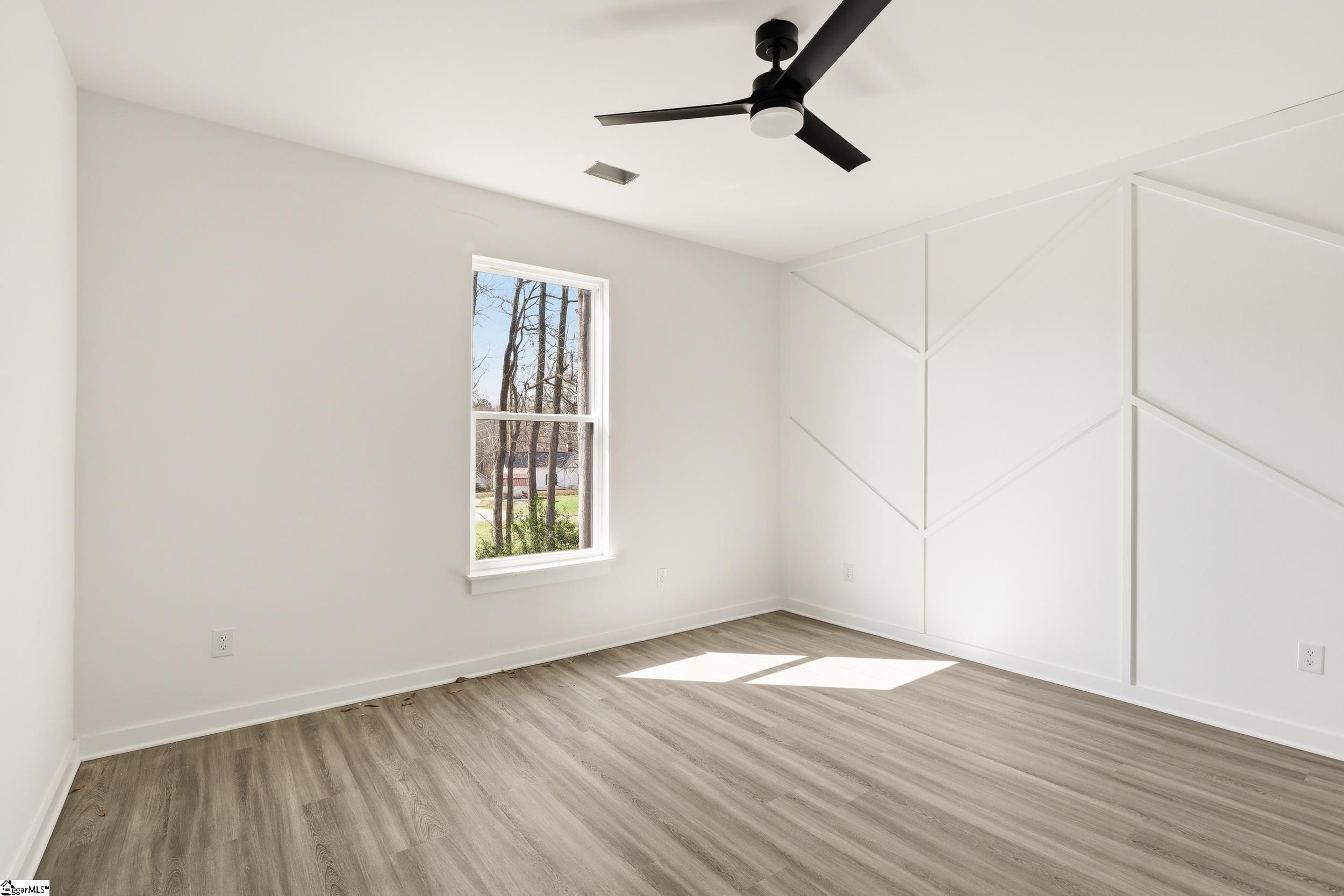 182 Buncombe Street Property Photo 17