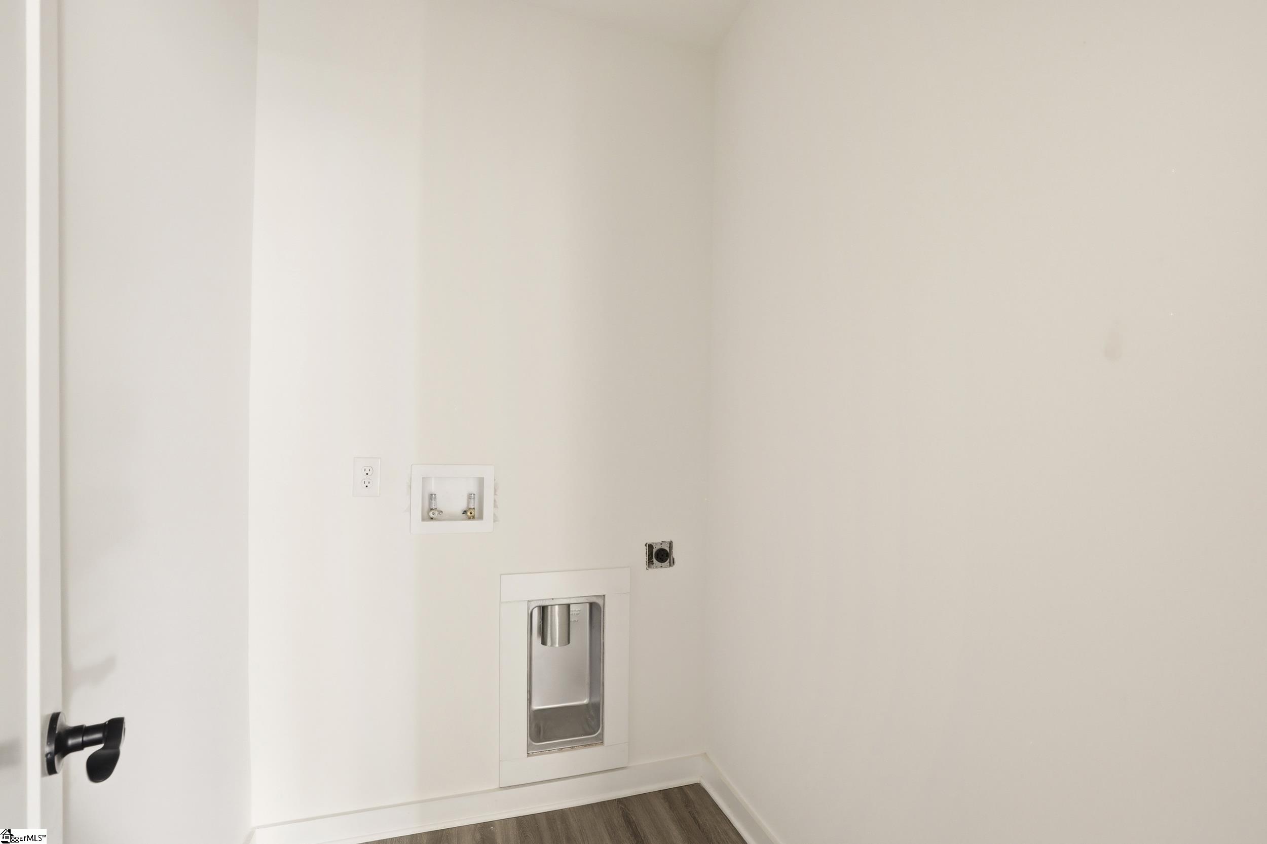 182 Buncombe Street Property Photo 25