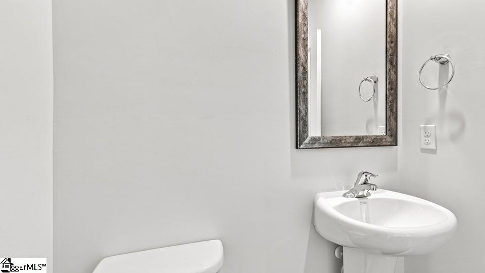 104 Estateside Drive Property Photo 9