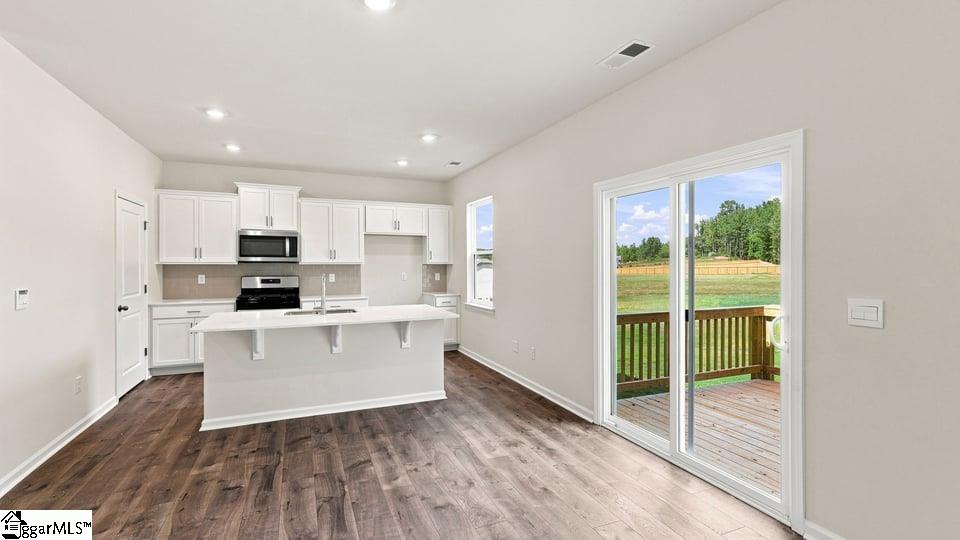 104 Estateside Drive Property Photo 13