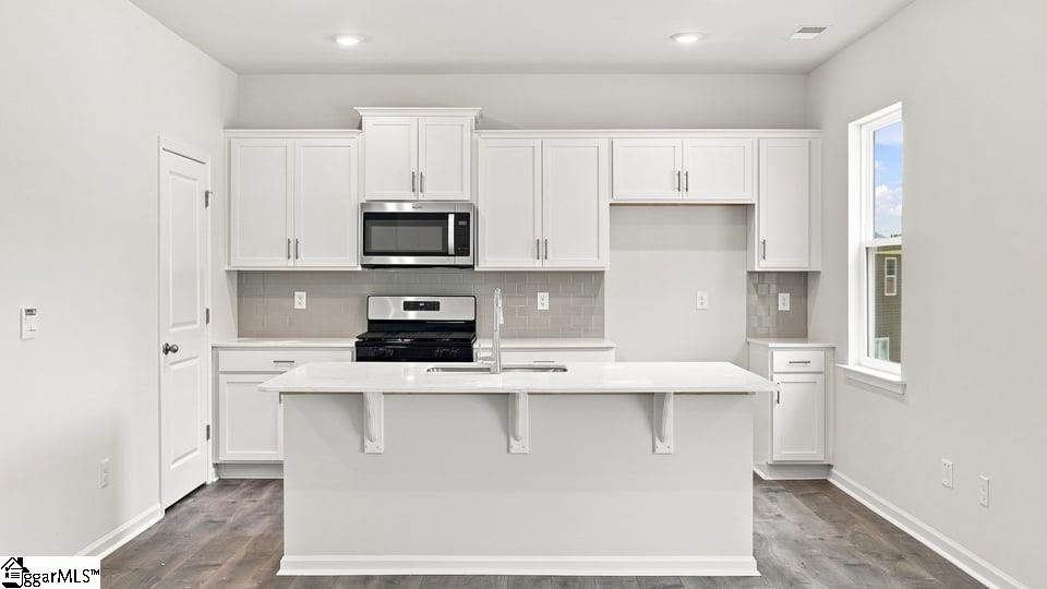 104 Estateside Drive Property Photo 15