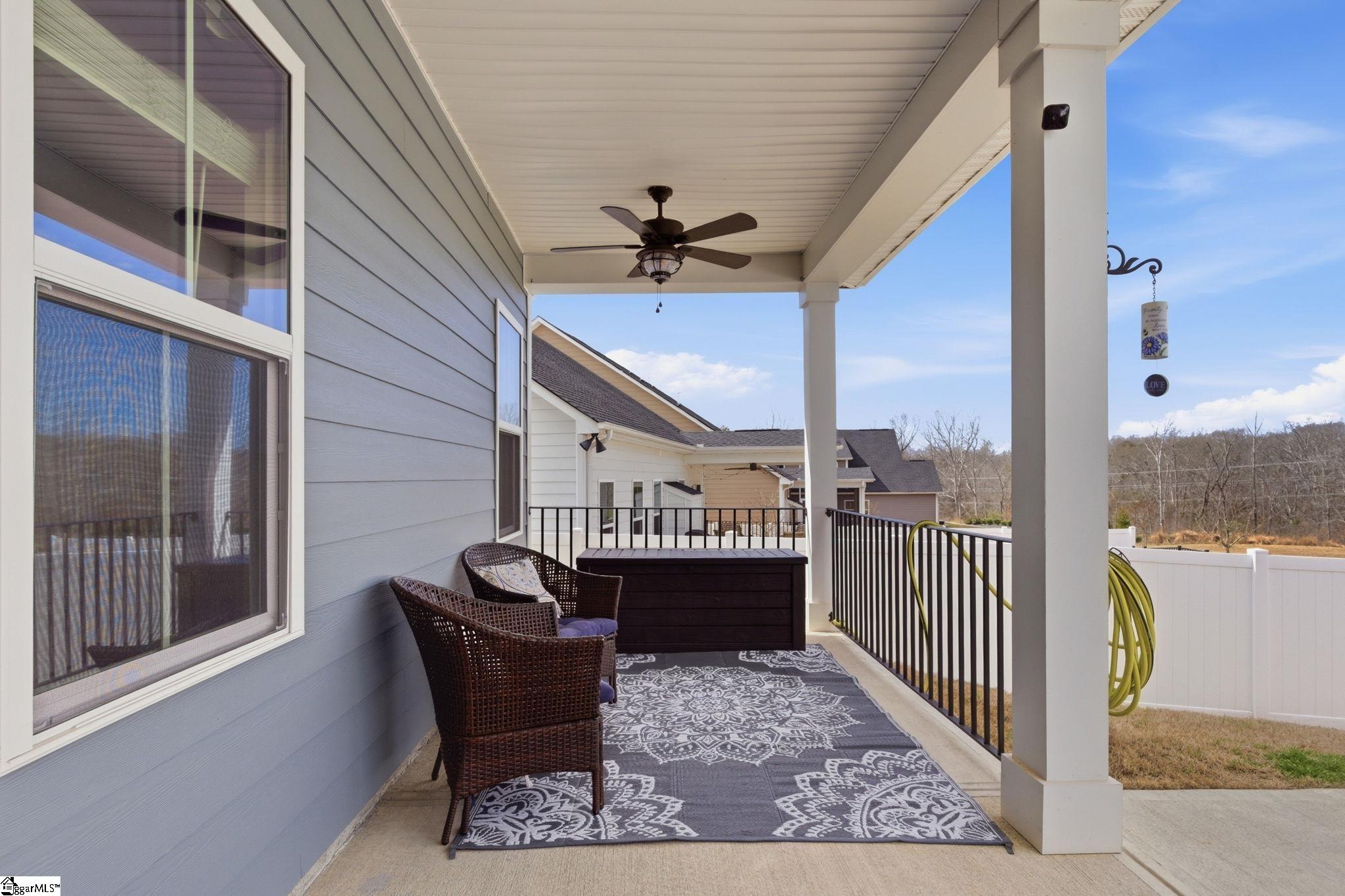 42 Comanche Trail Property Photo 4