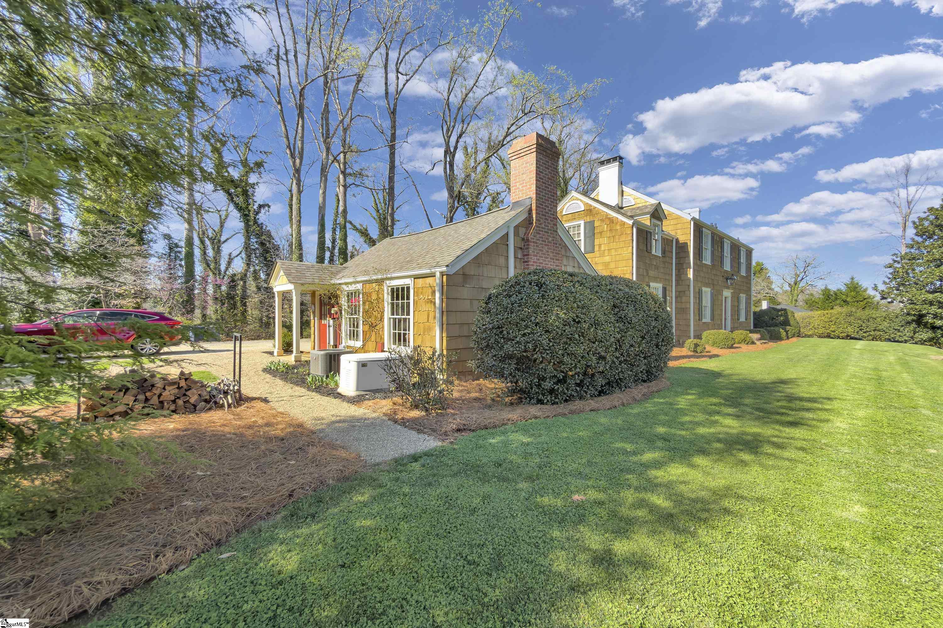112 Rosewood Lane Property Photo 3