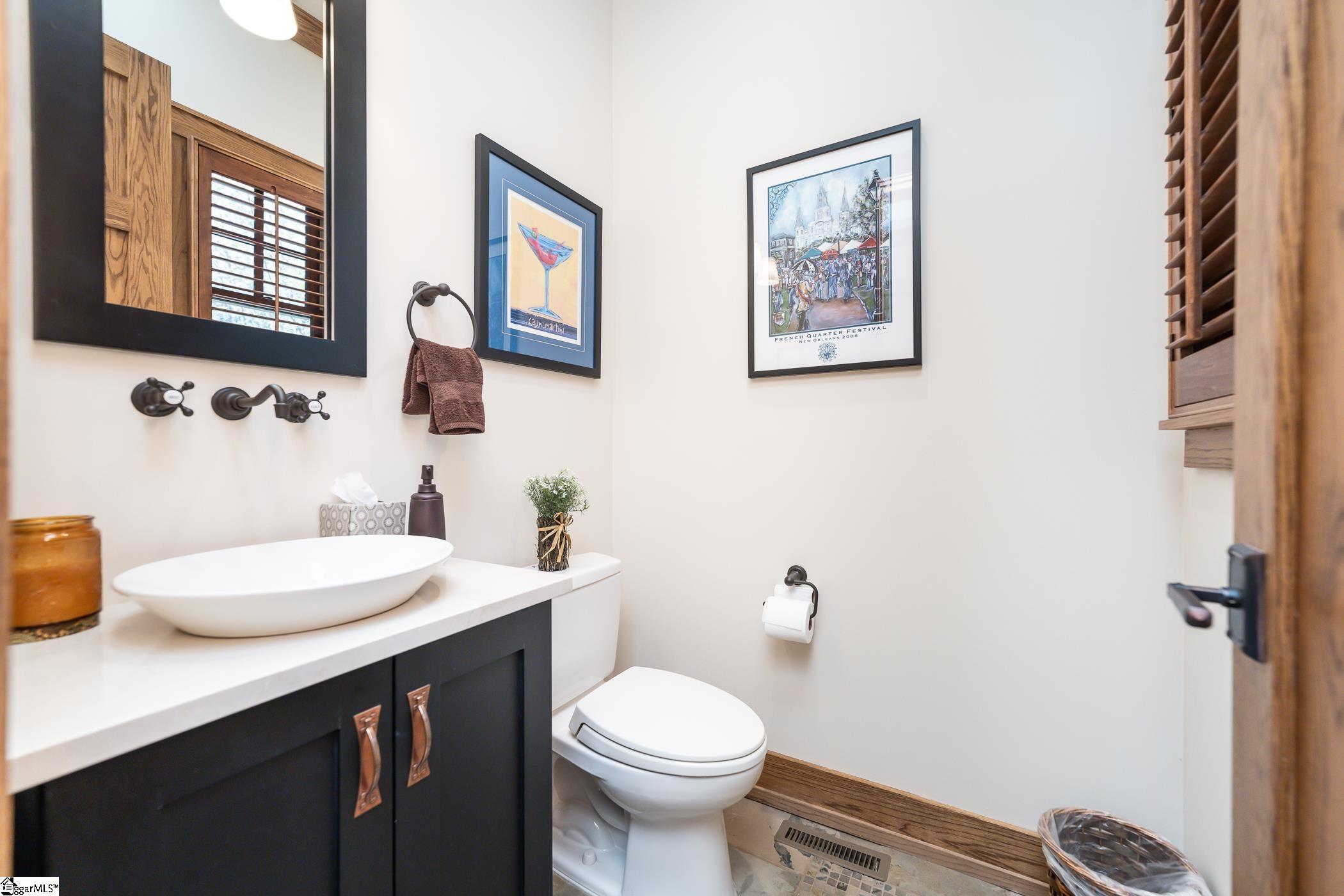 1584666 Property Photo 14