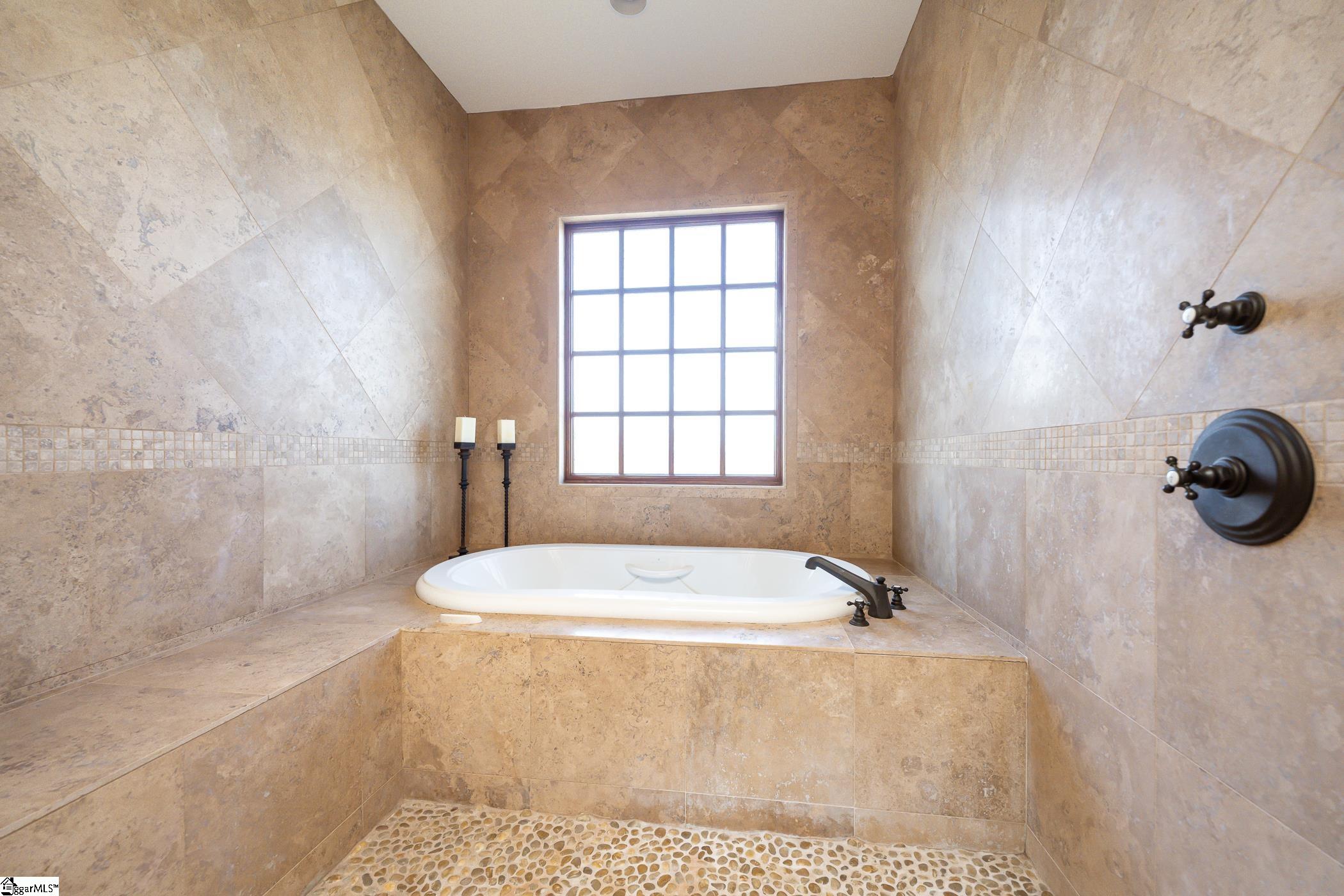 1584666 Property Photo 20