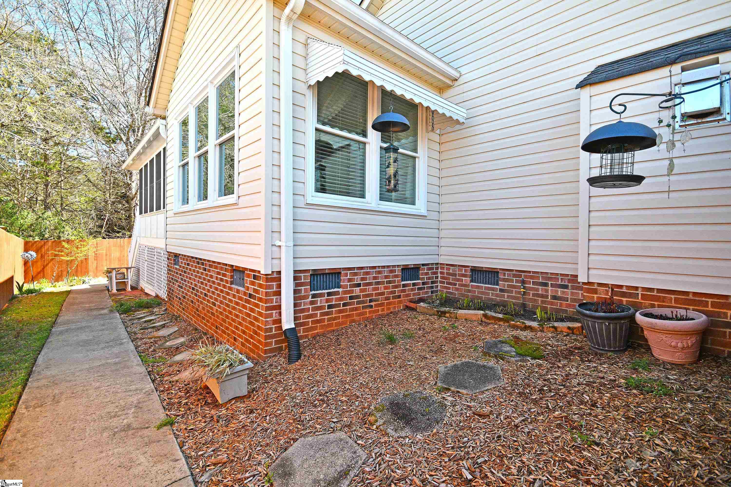 103 Baldwin Place Property Photo 7