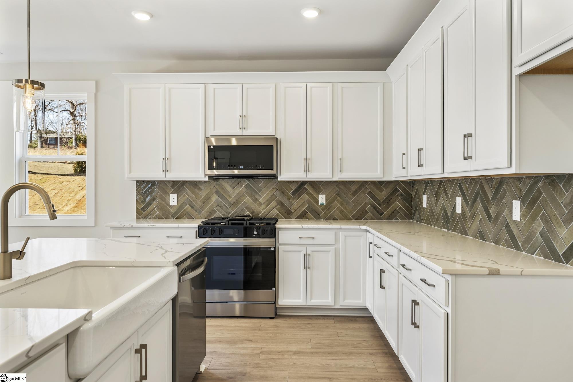 100 Saratoga Oaks Street Property Photo 4
