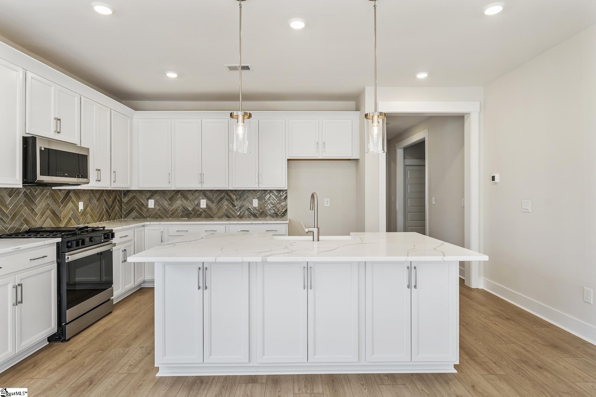 100 Saratoga Oaks Street Property Photo 6