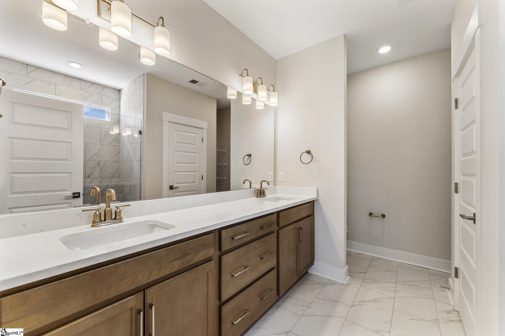 100 Saratoga Oaks Street Property Photo 16