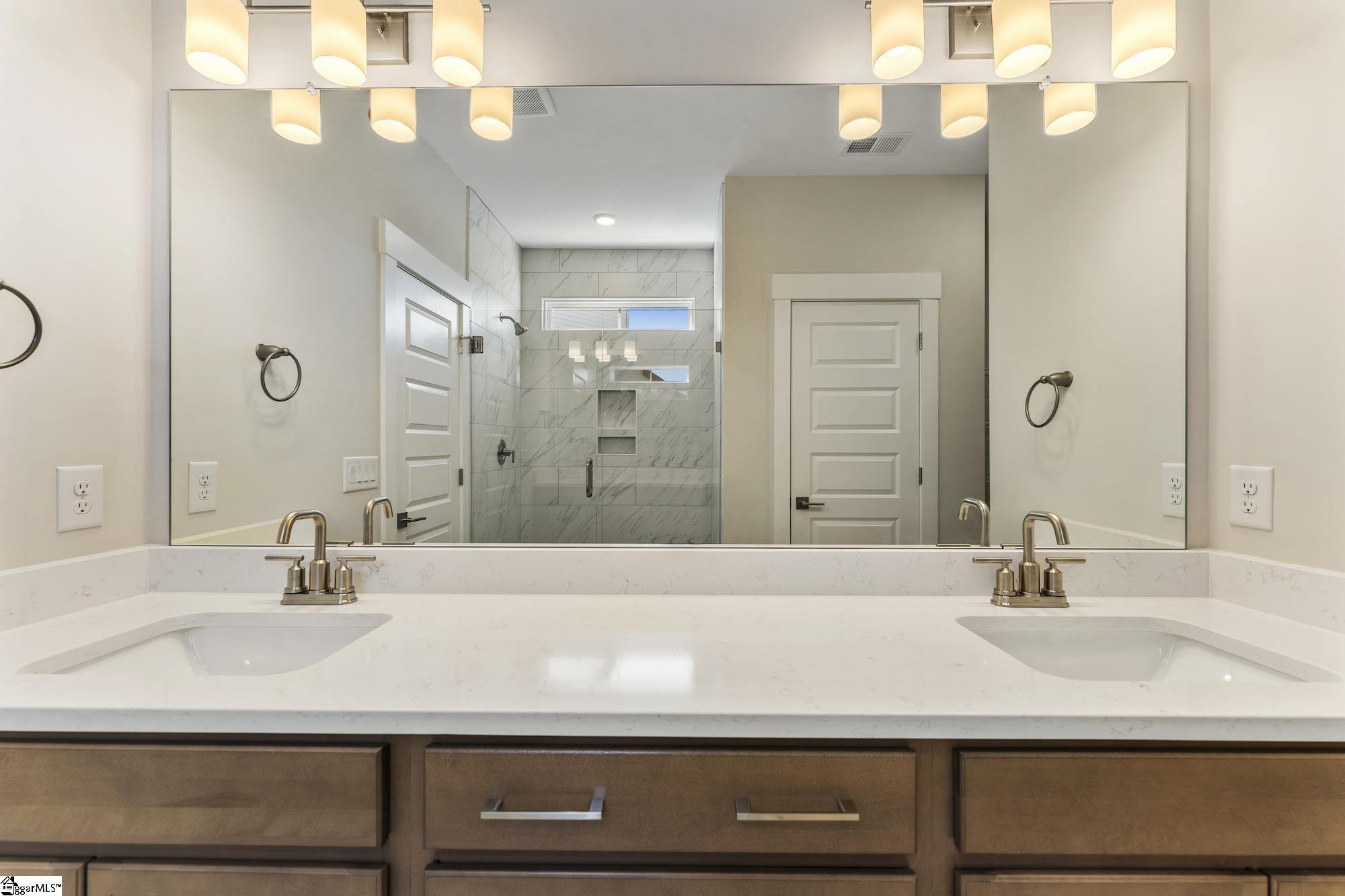 100 Saratoga Oaks Street Property Photo 18