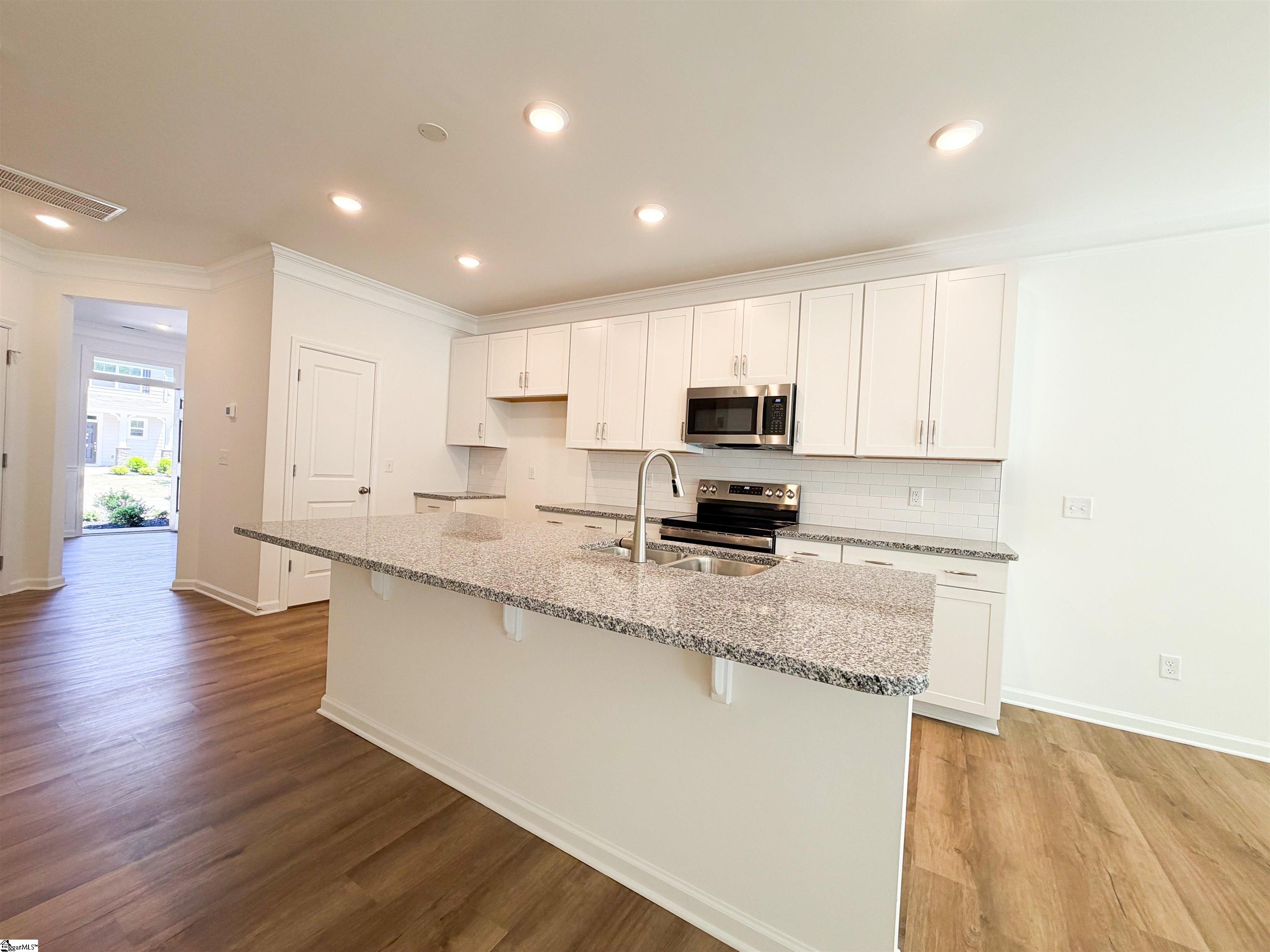 613 Autumn Lake Road Property Photo 6