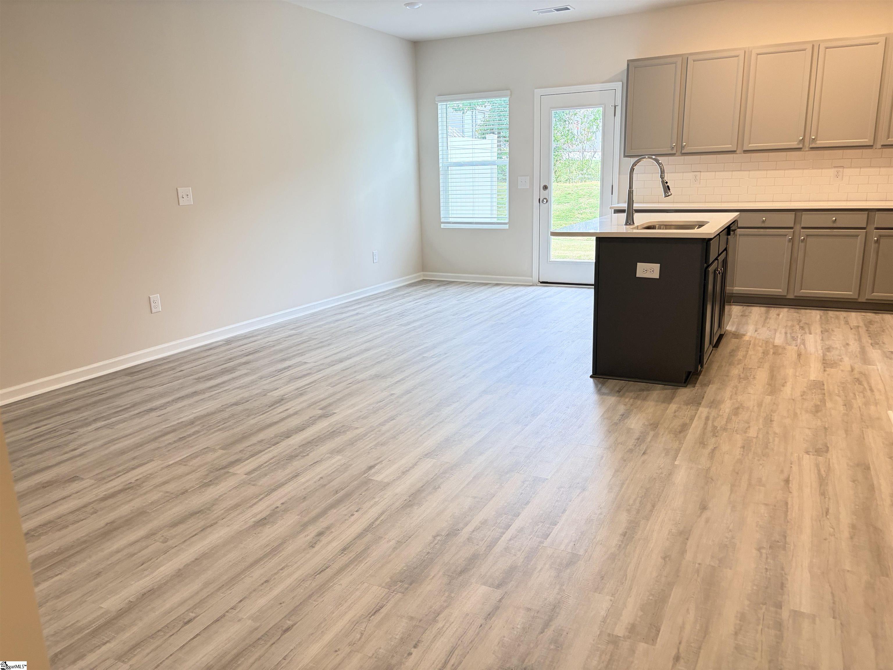 1542 Dockage Way Property Photo 3