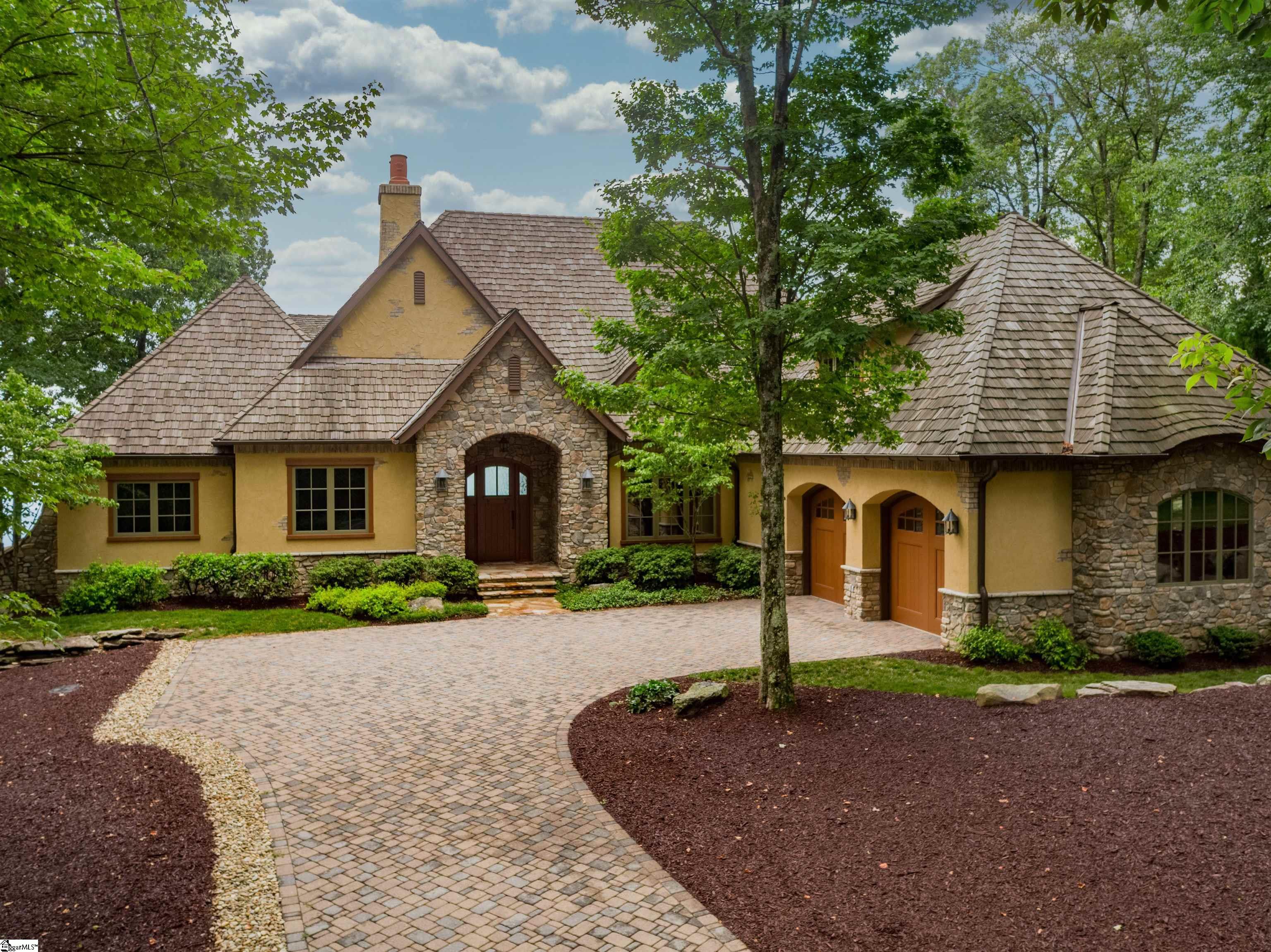 91 The Cliffs Parkway Property Photo 1