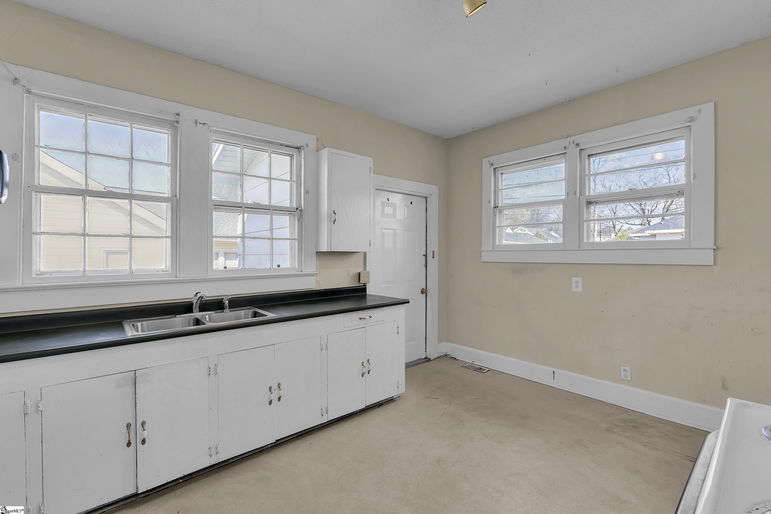 22 Meadow Street Property Photo 9