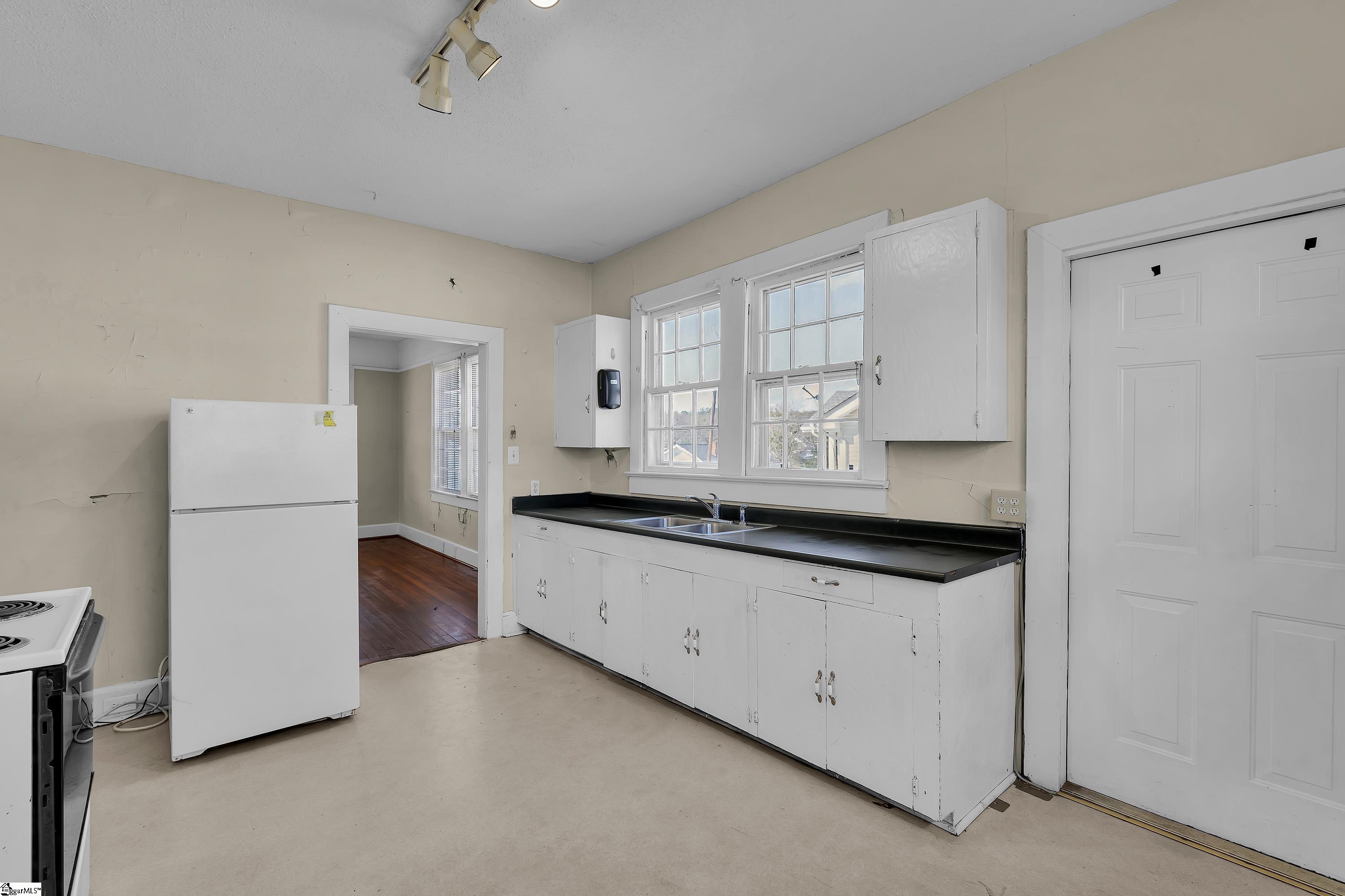 22 Meadow Street Property Photo 10