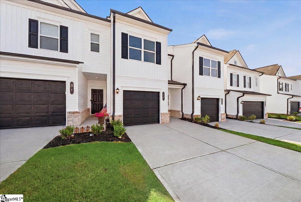 32 Lone Cypress Street Property Photo 2