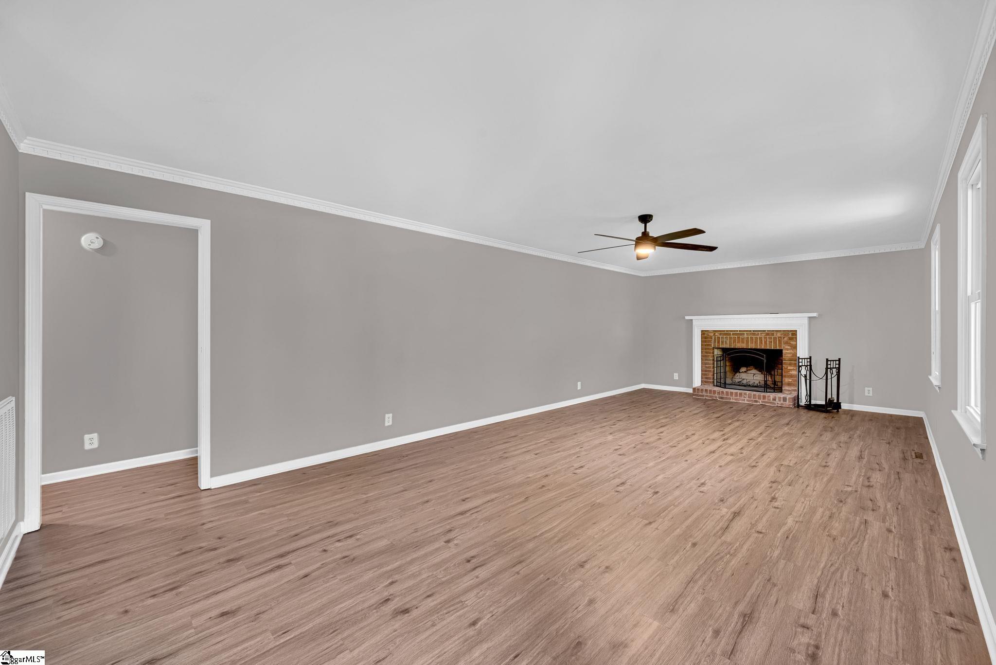 1509 Crestview Road Property Photo 2