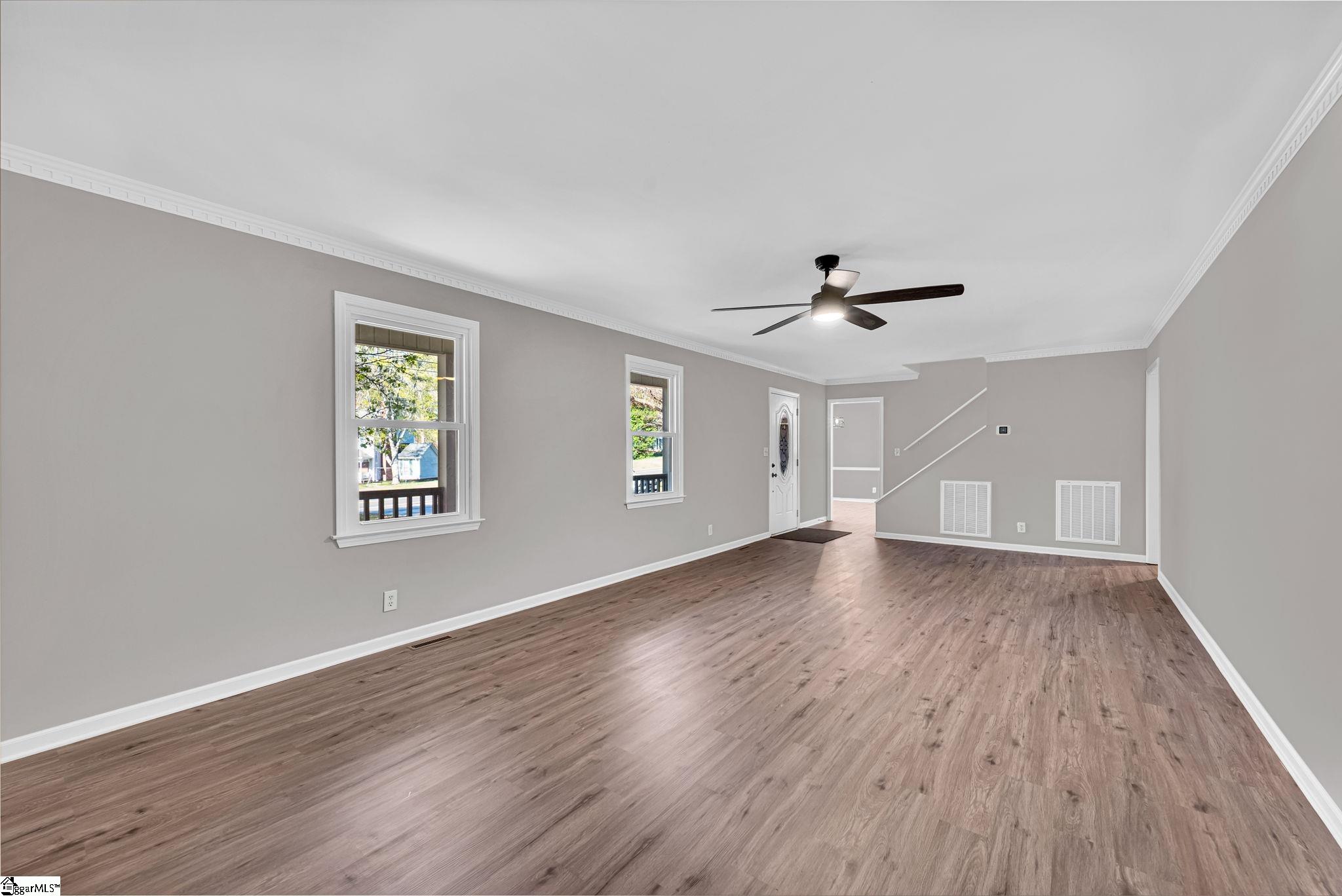 1509 Crestview Road Property Photo 4