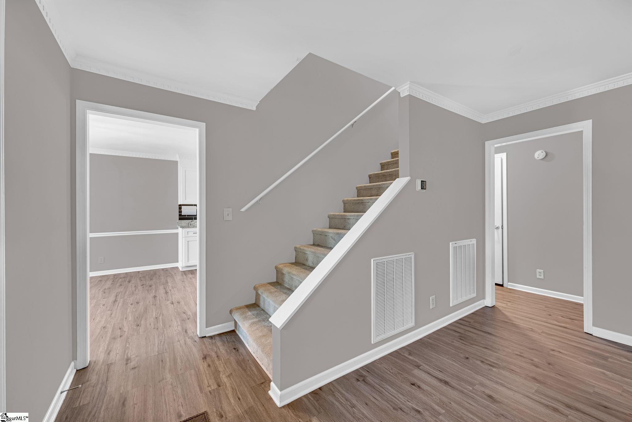1509 Crestview Road Property Photo 5