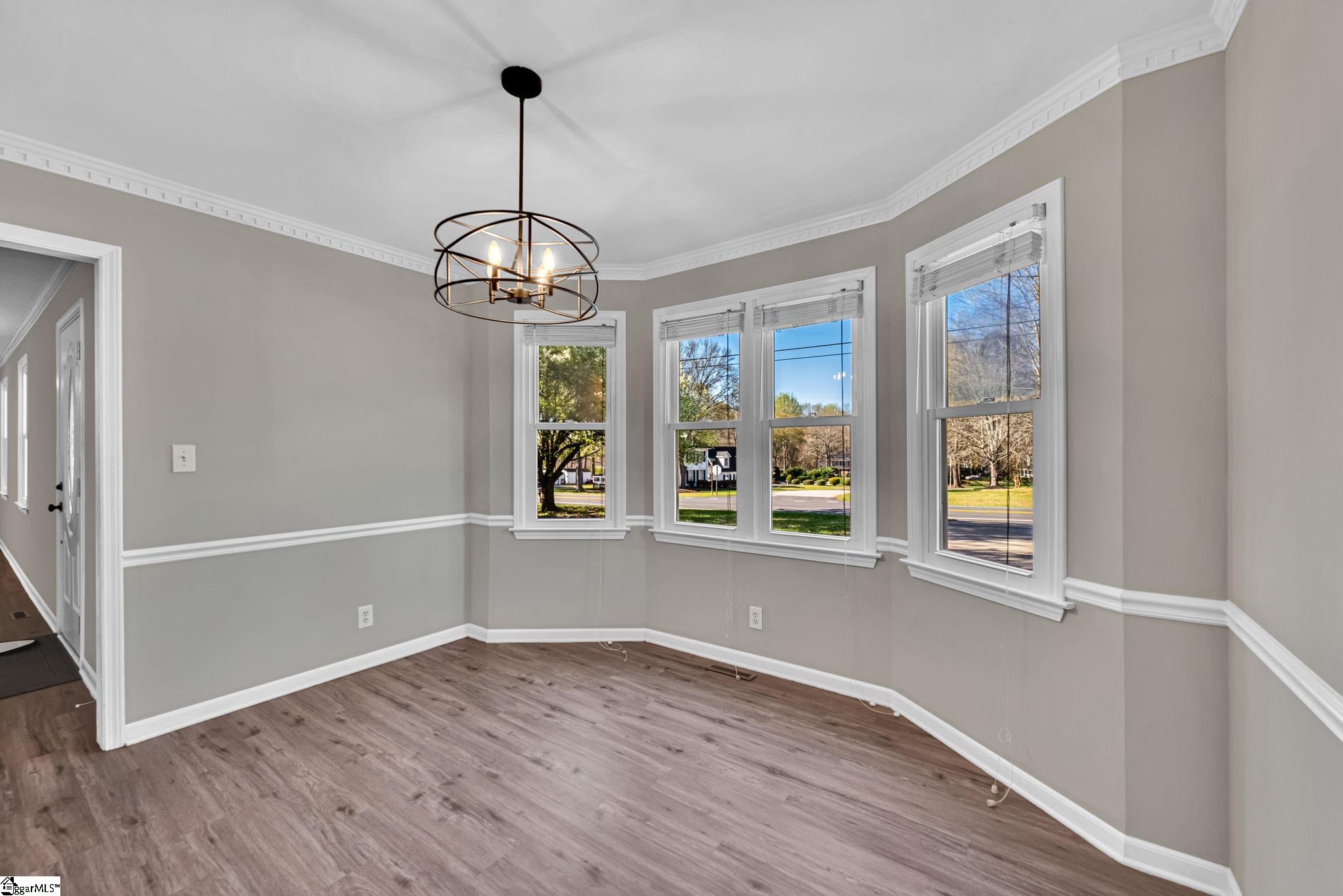 1509 Crestview Road Property Photo 7