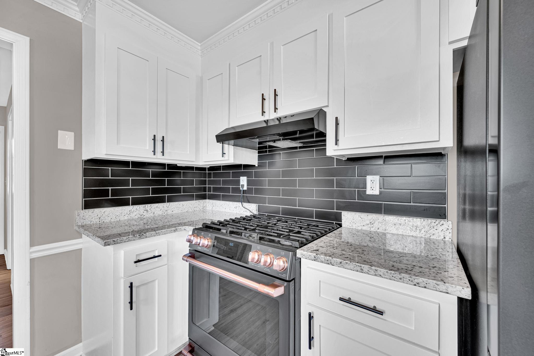 1509 Crestview Road Property Photo 14
