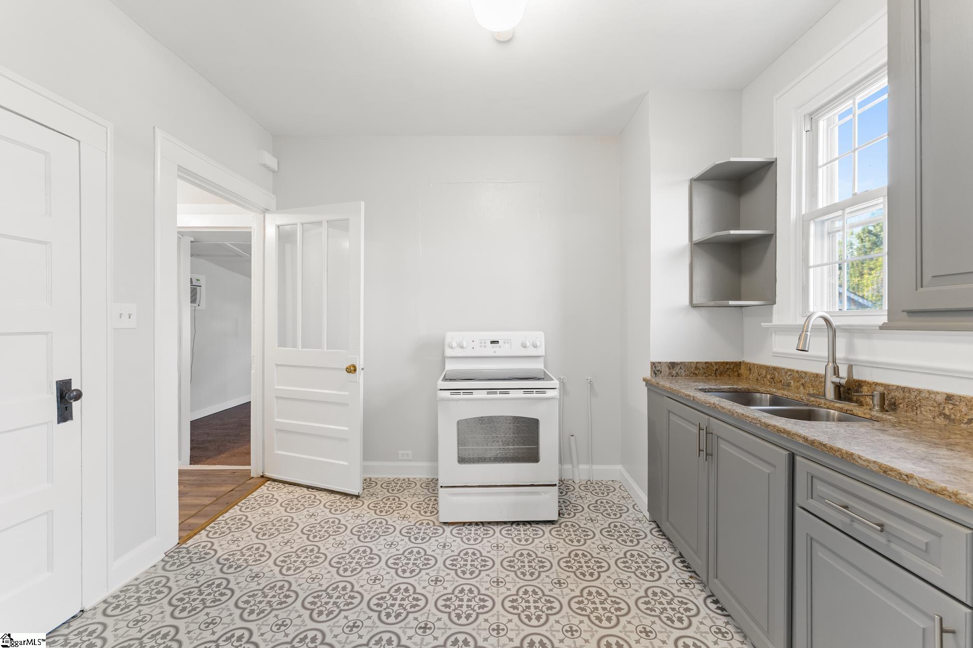 108 East B Avenue Property Photo 10