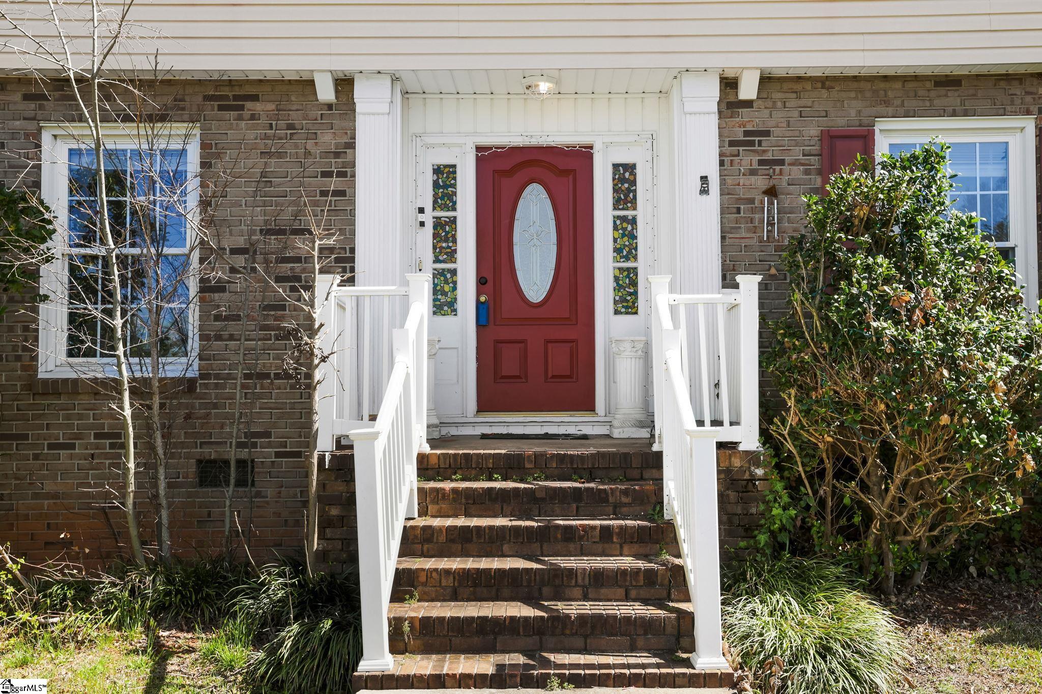 200 Yorkshire Drive Property Photo 2