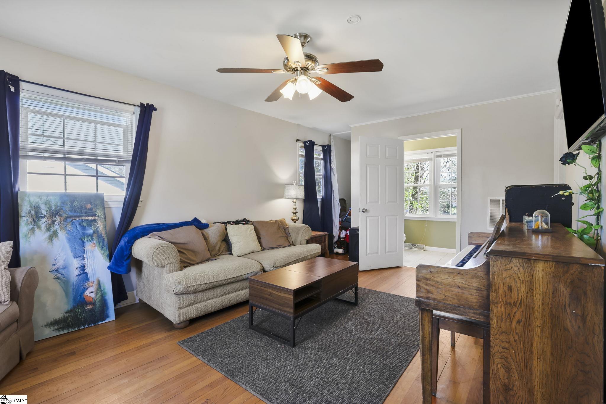 200 Yorkshire Drive Property Photo 4