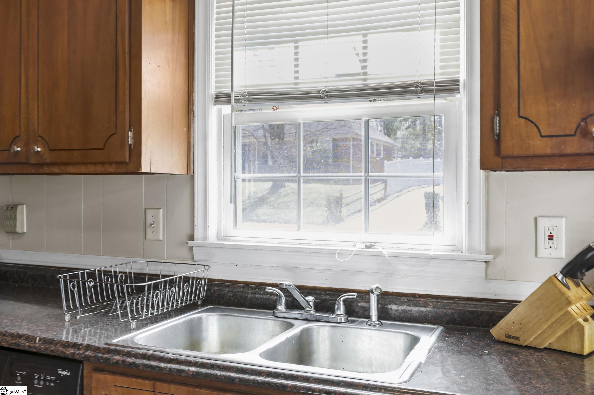 200 Yorkshire Drive Property Photo 11