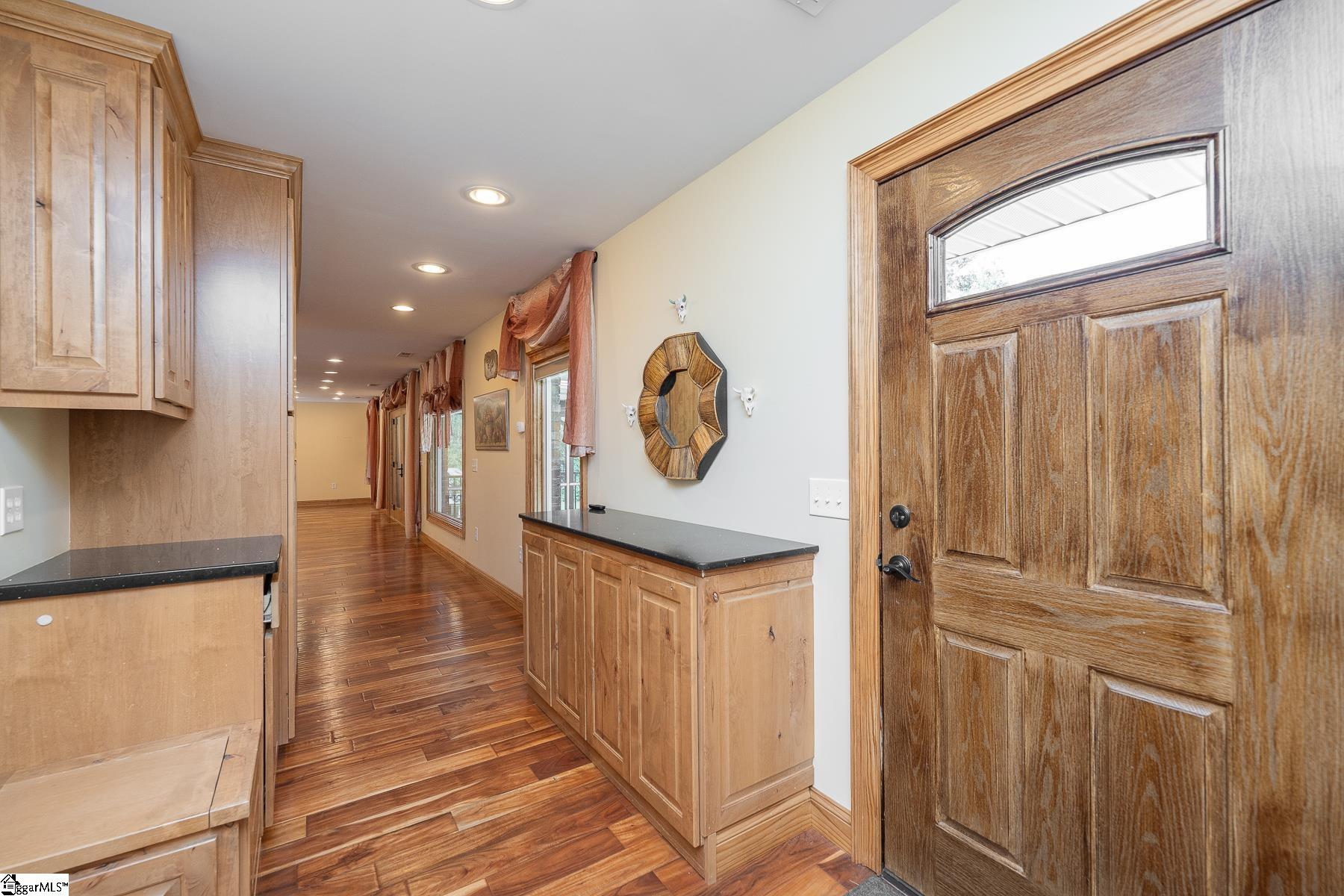351 Belcher Street Property Photo 16