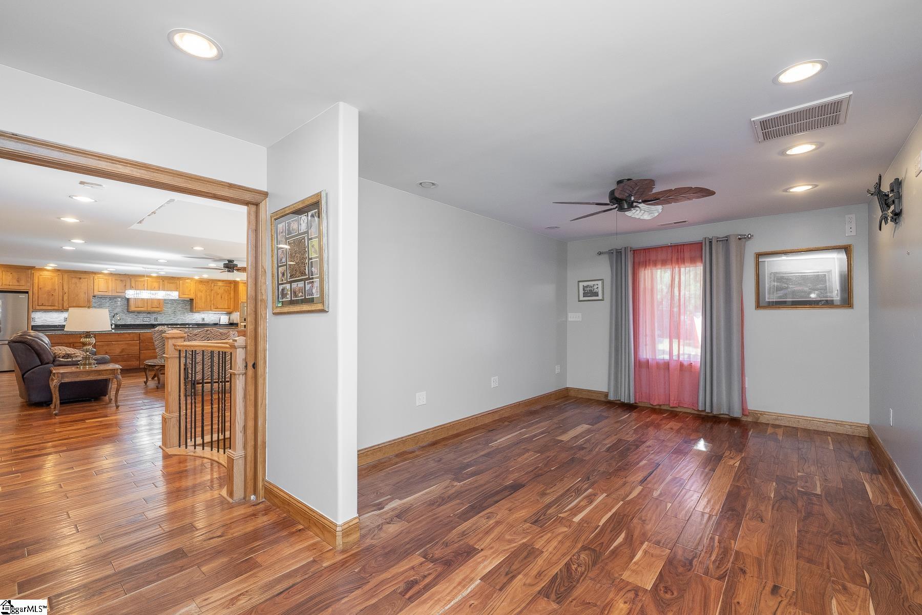 351 Belcher Street Property Photo 20