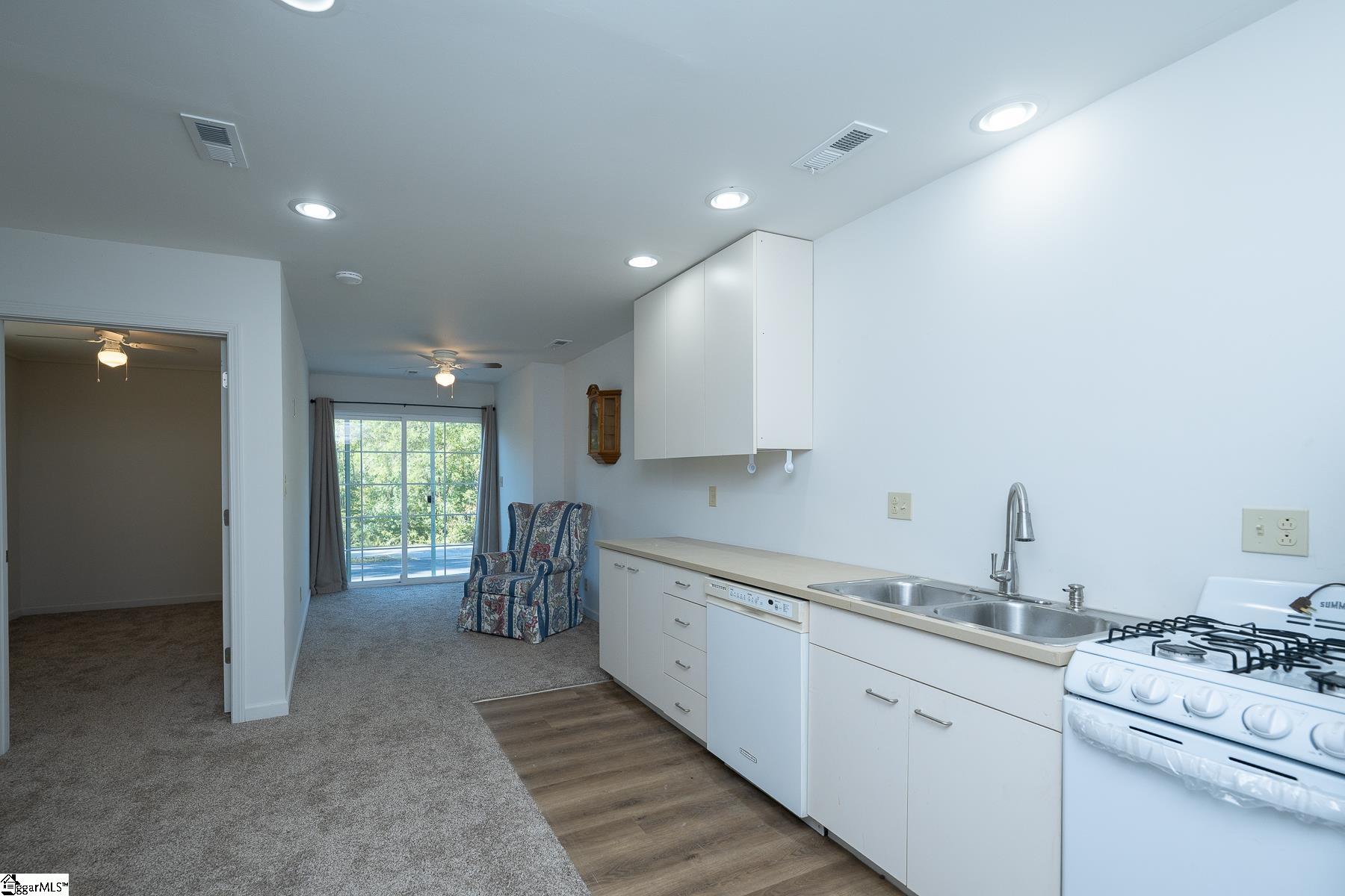 351 Belcher Street Property Photo 45