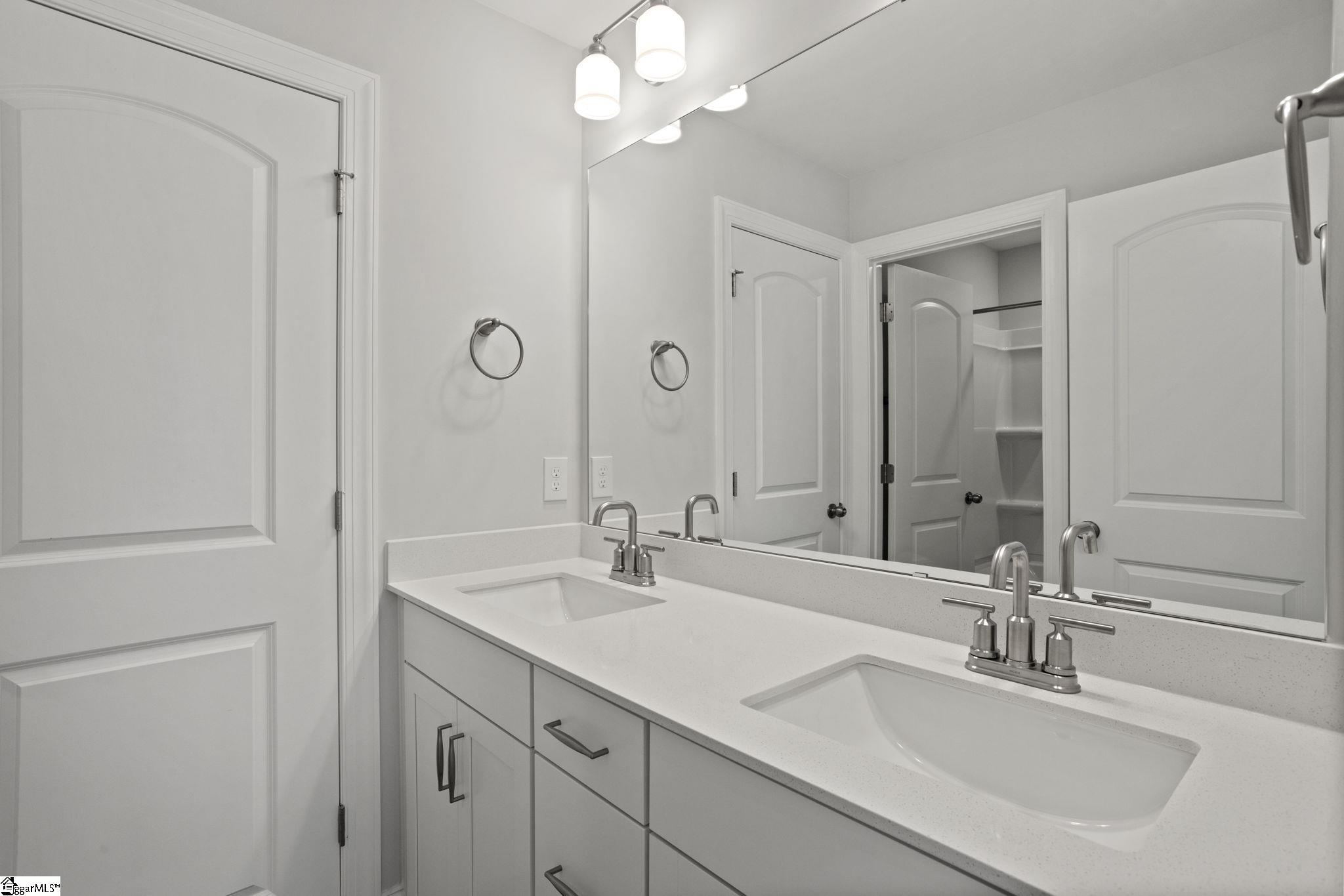 1024 Horse Whisper Run Property Photo 27