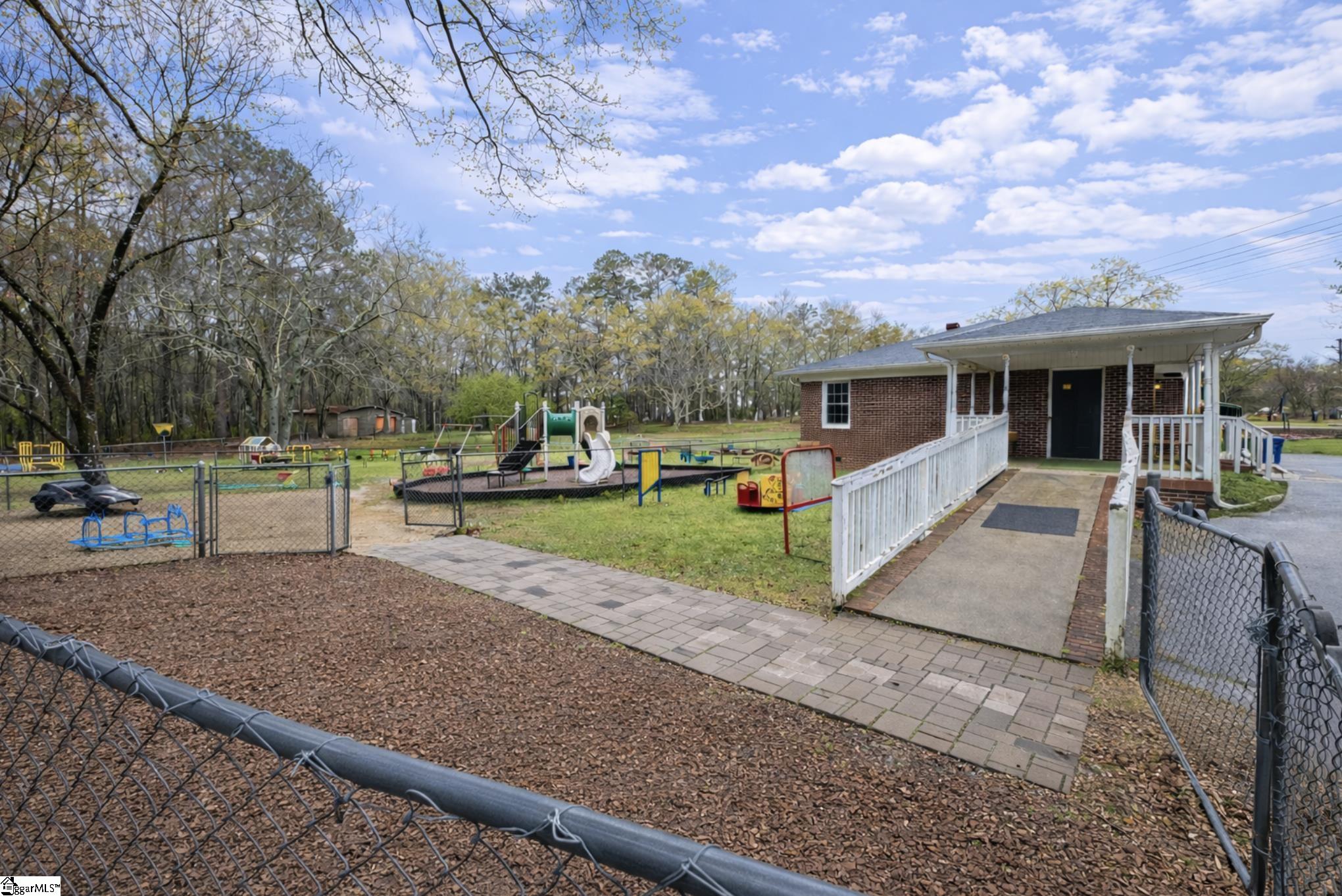 615 Fairview Street Property Photo 5