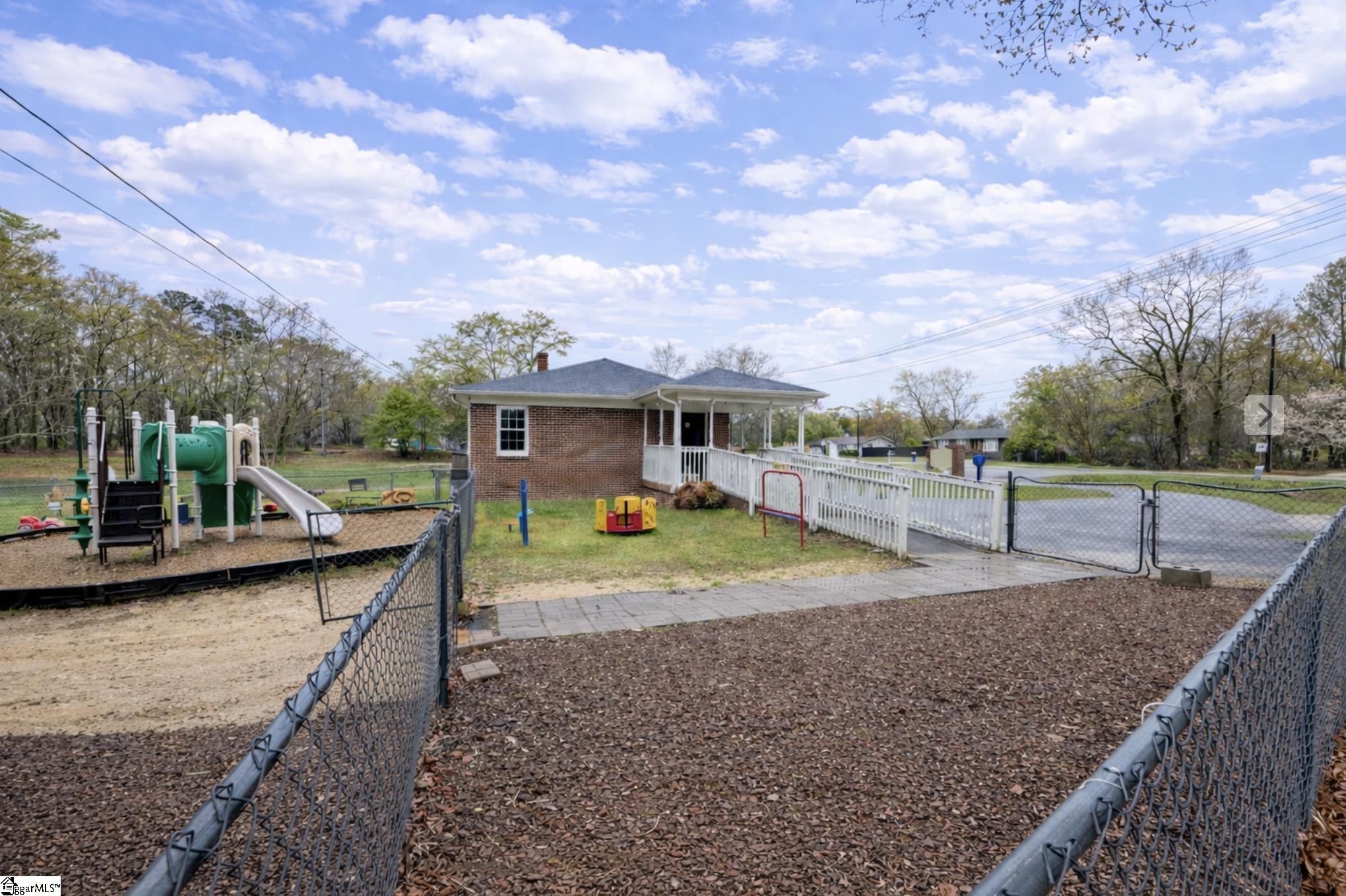 615 Fairview Street Property Photo 6