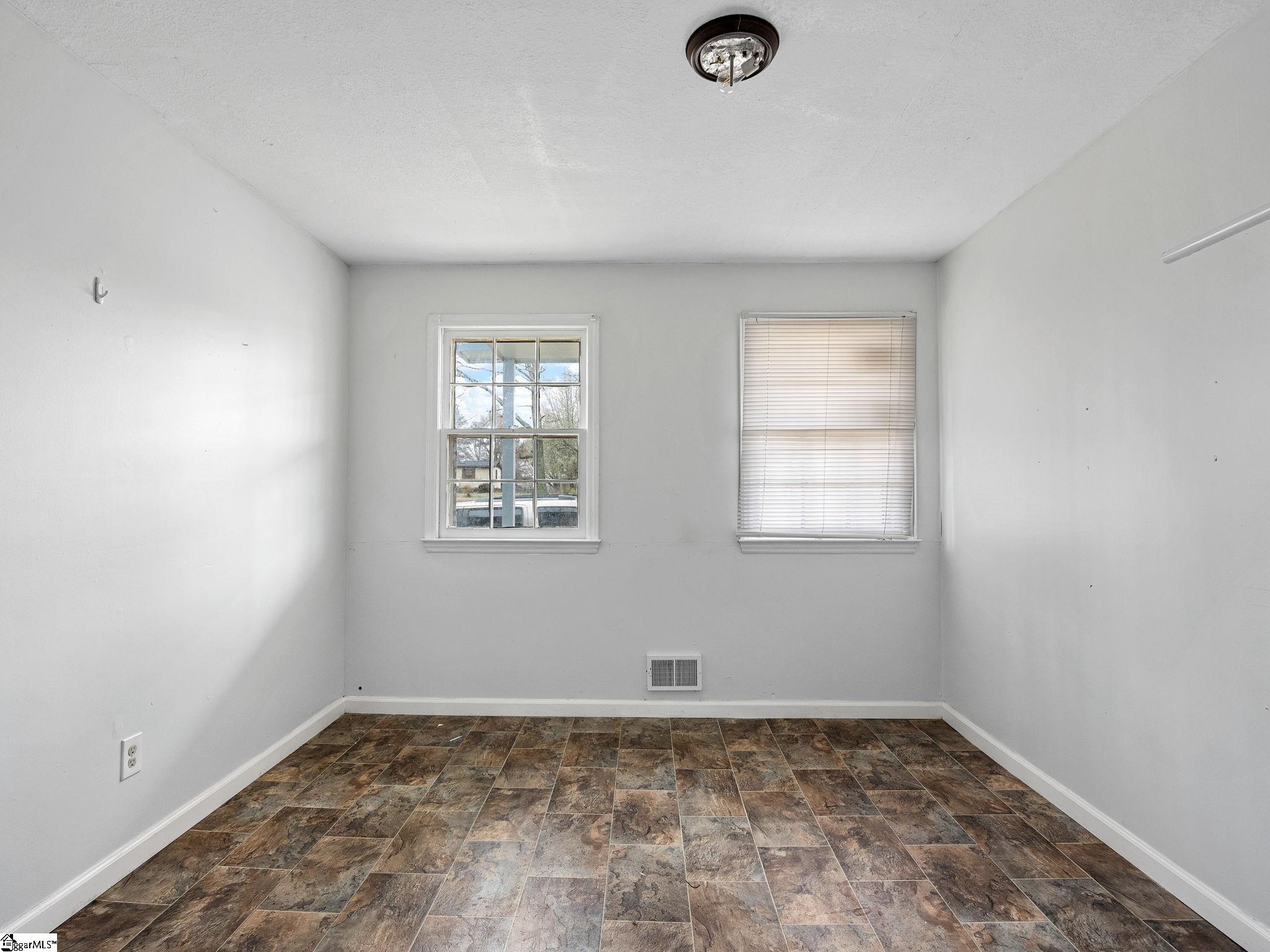 2860 New Cut Road Property Photo 12