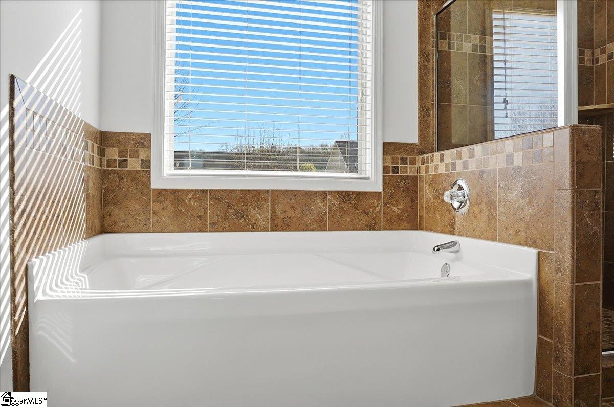 388 Heritage Point Drive Property Photo 22