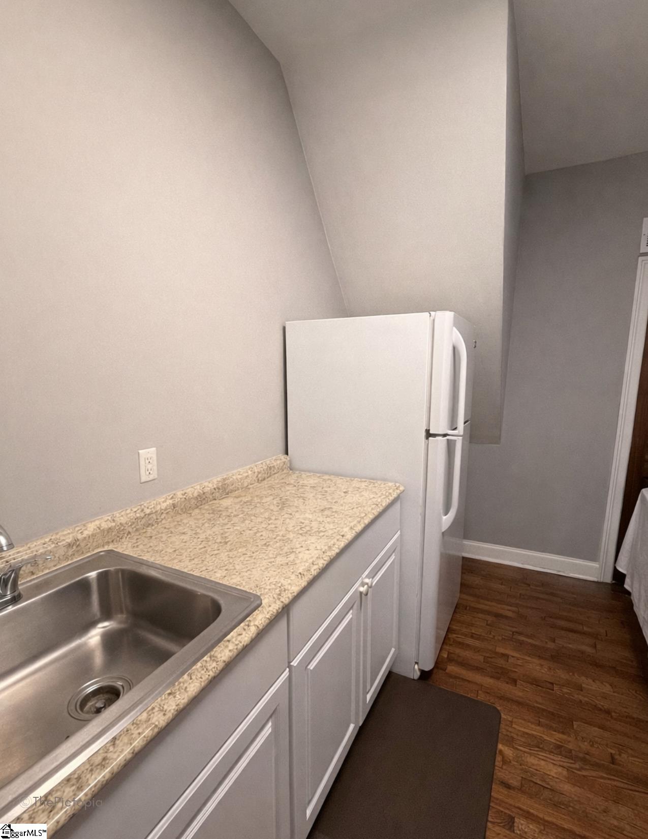 307 Fairvew Street Property Photo 11